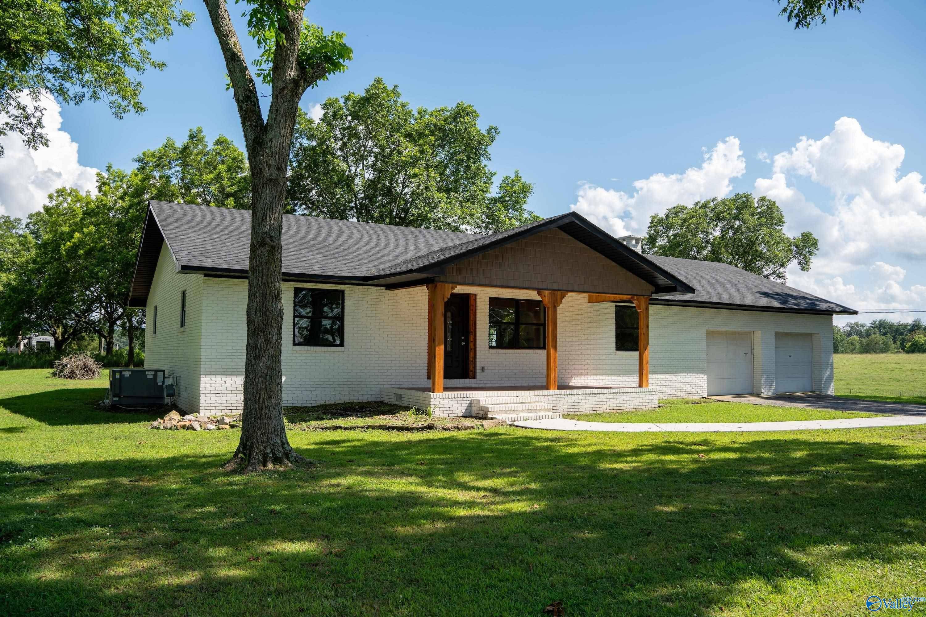 Guntersville, AL 35976,381 Red Barn Road