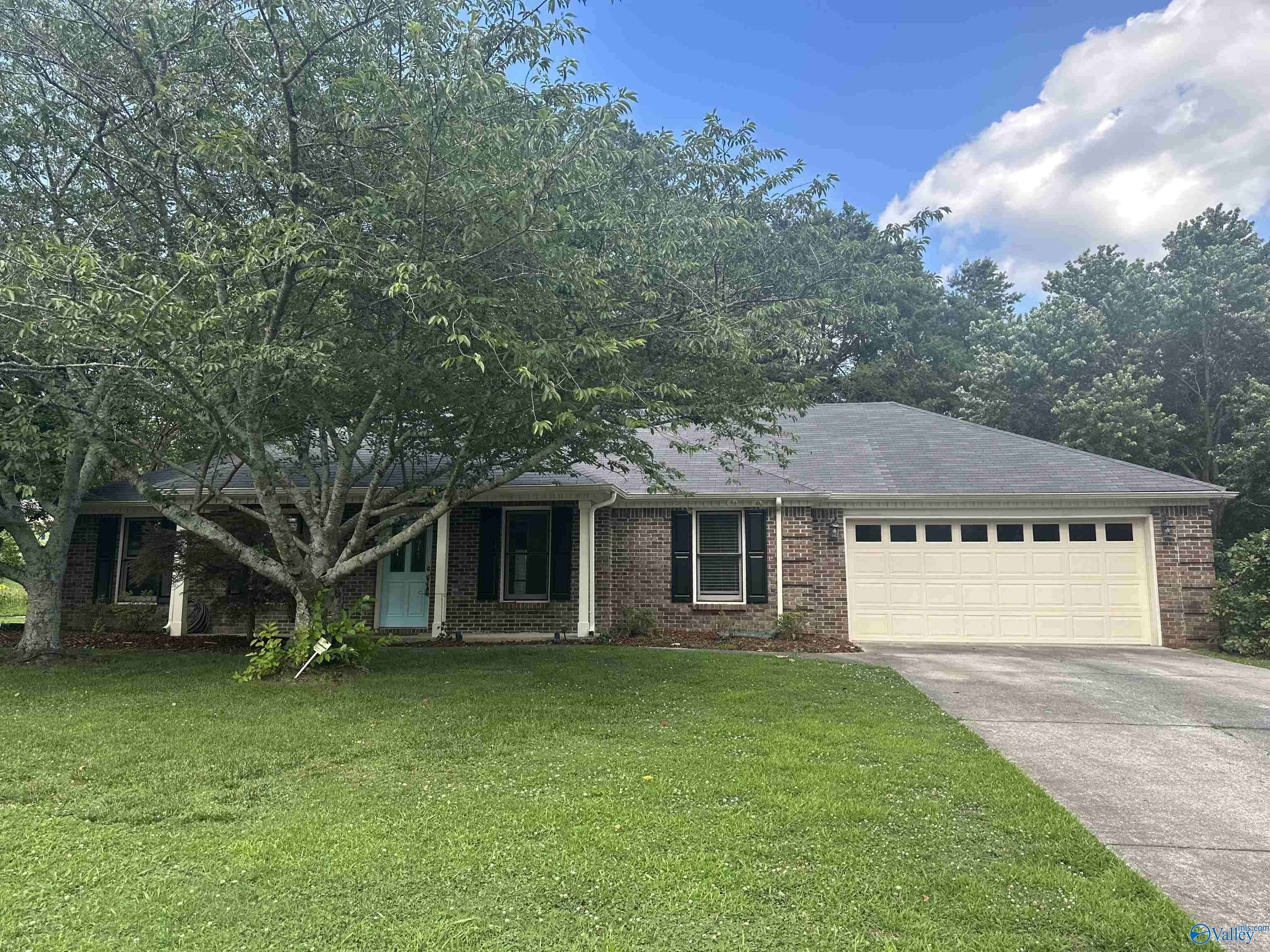 Owens Cross Roads, AL 35763,101 Featherstone Lane