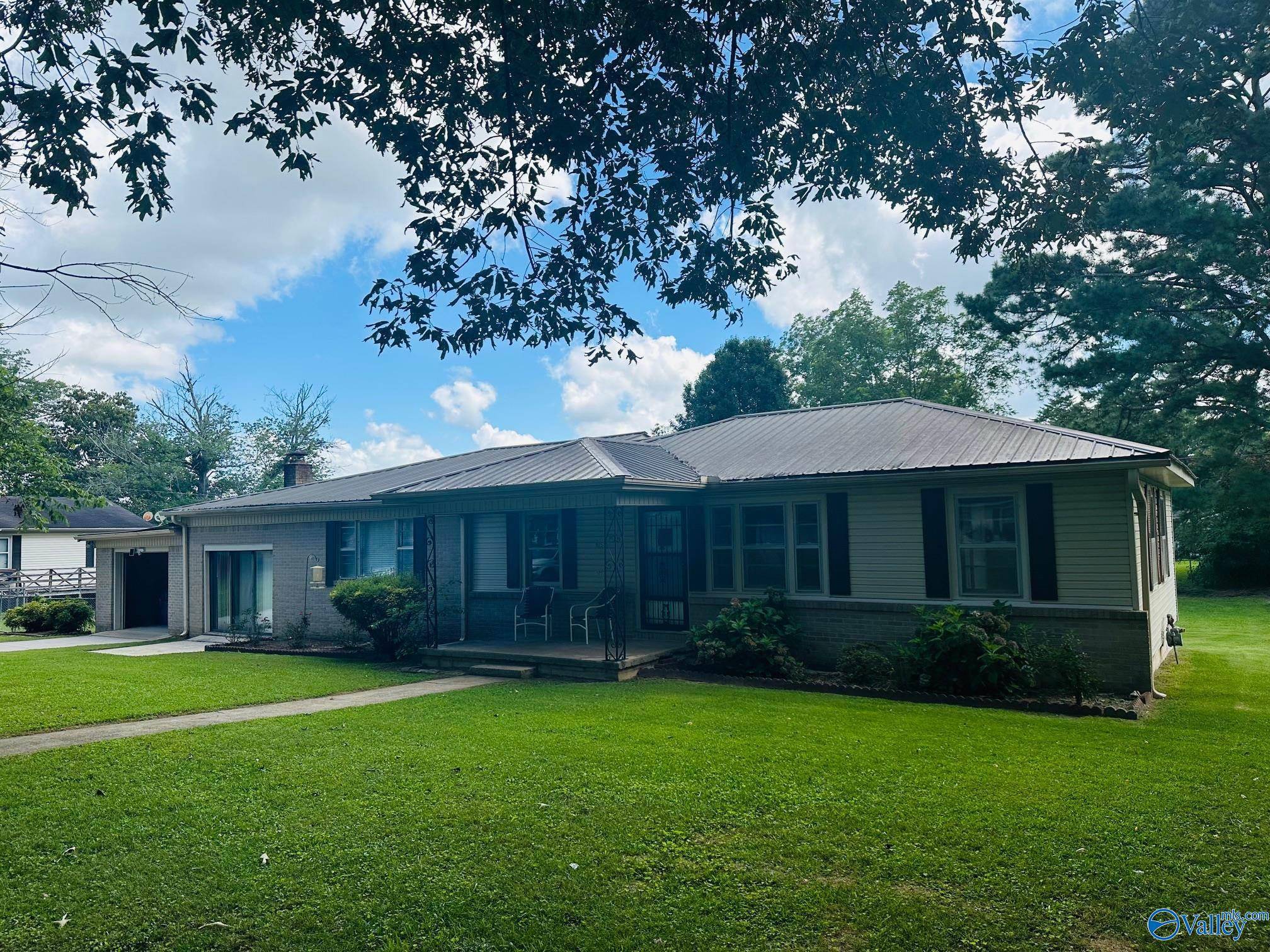 Boaz, AL 35957,905 Snowden Circle