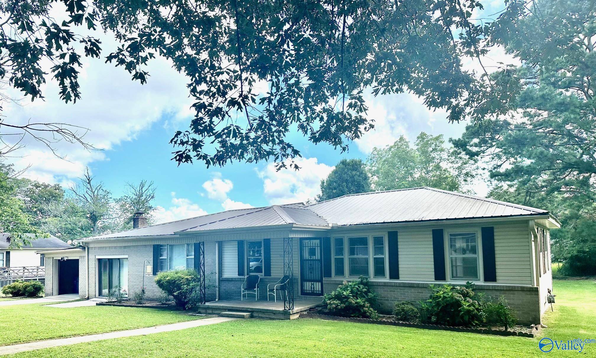 Boaz, AL 35957,905 Snowden Circle