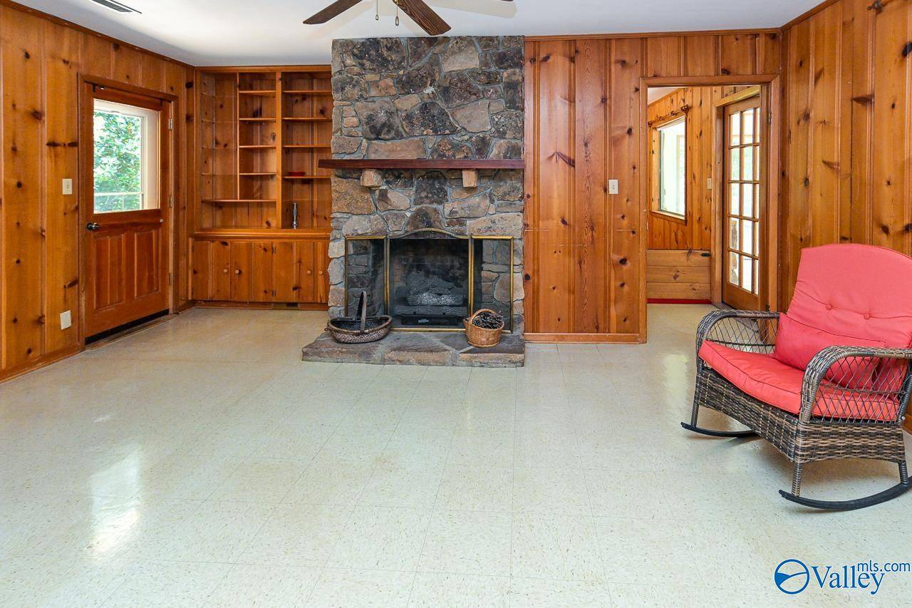 Hartselle, AL 35640,2585 W Highway 36