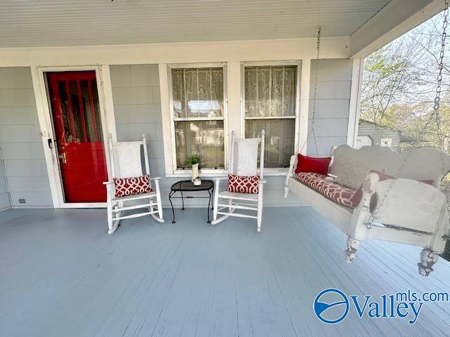 Hartselle, AL 35640,913 High Street