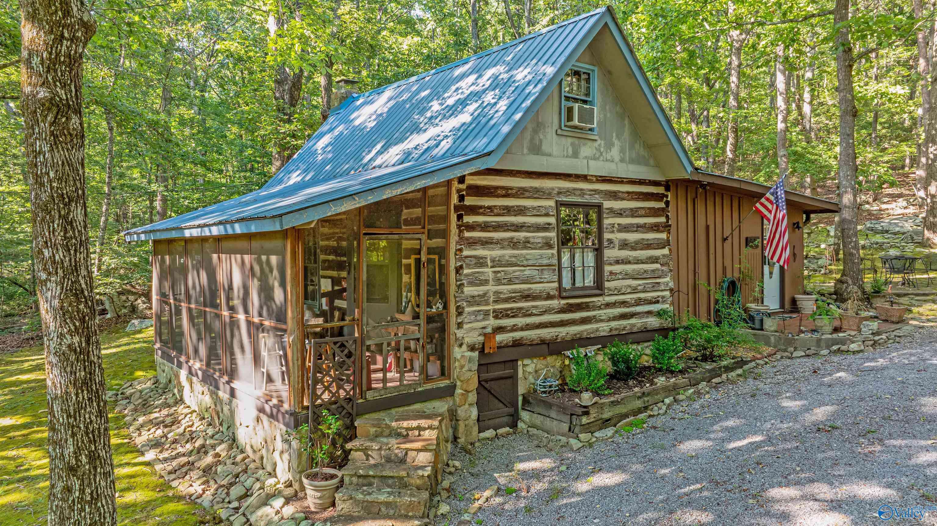 Mentone, AL 35984,39 Road 934