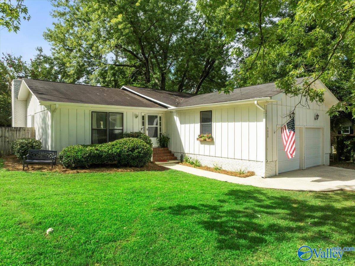 Guntersville, AL 35976,5009 Webb Avenue