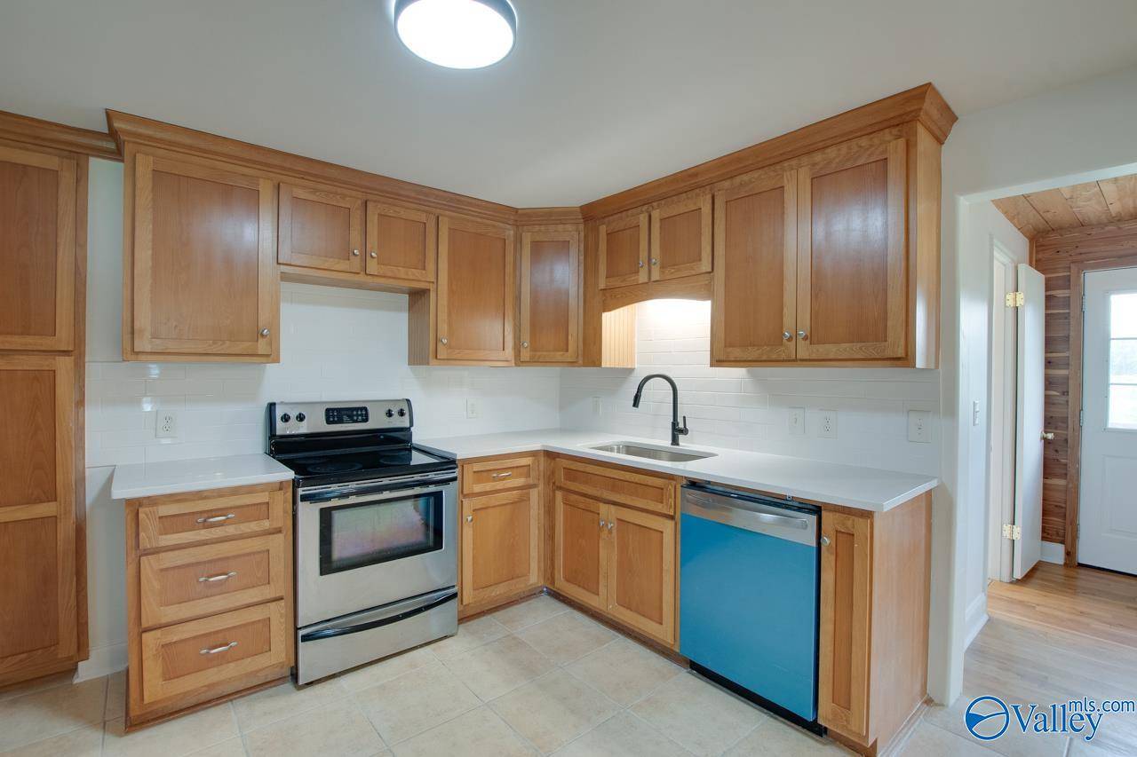 Hazel Green, AL 35750,1517 Ready Section Road