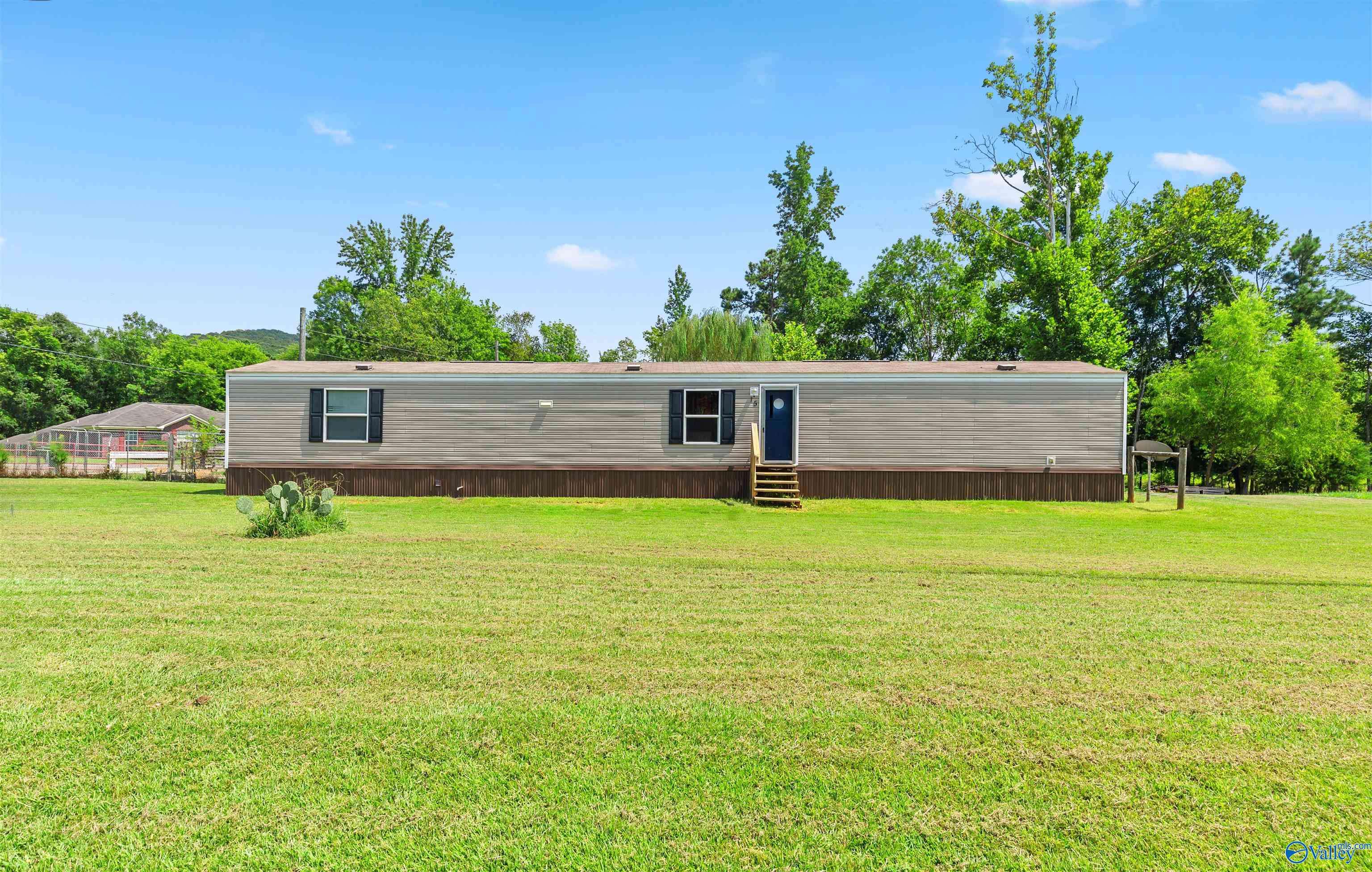 Laceys Spring, AL 35754,15 Black Ground Road