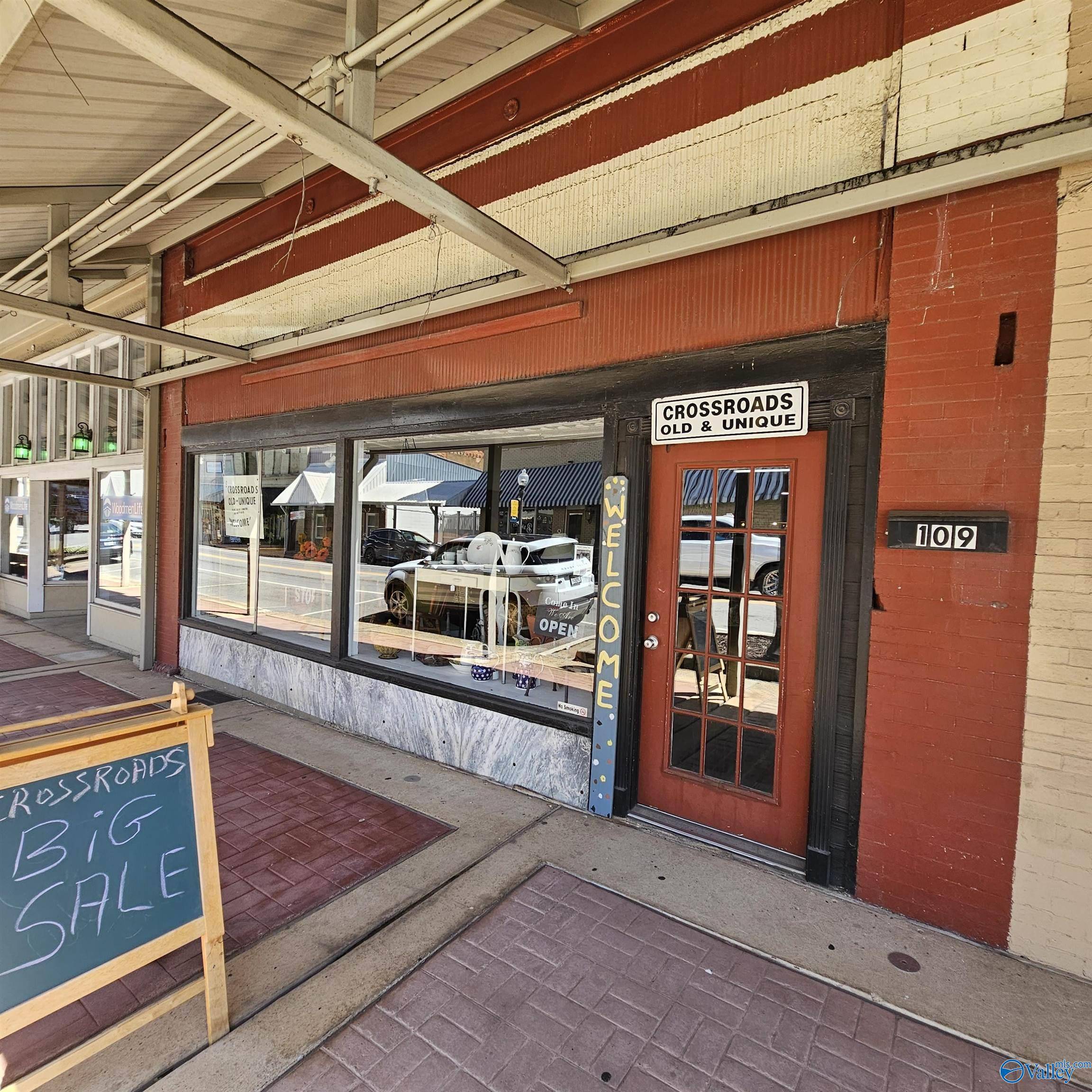 Hartselle, AL 35640,109 W Main Street