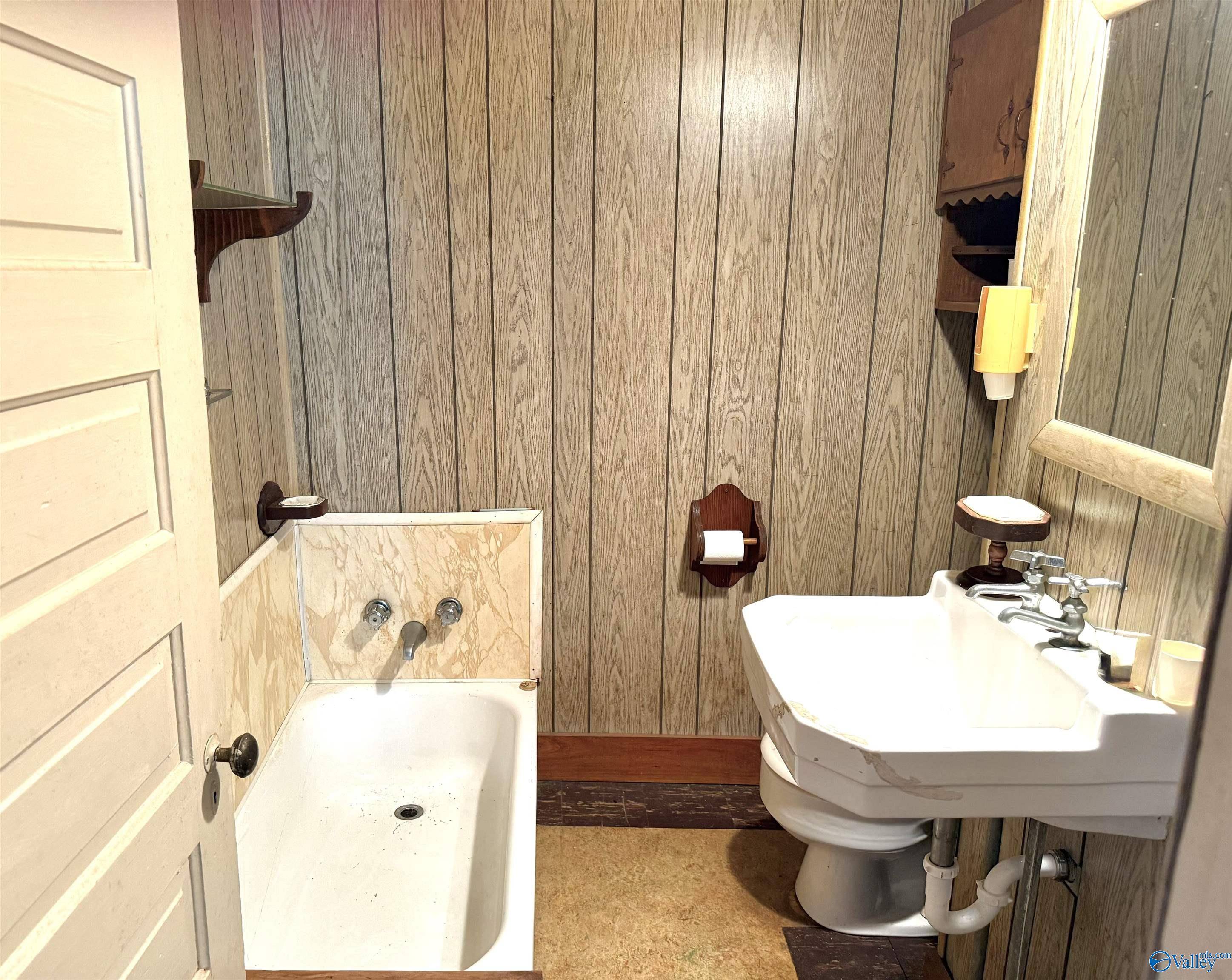 Gadsden, AL 35901,930 S 11th Street