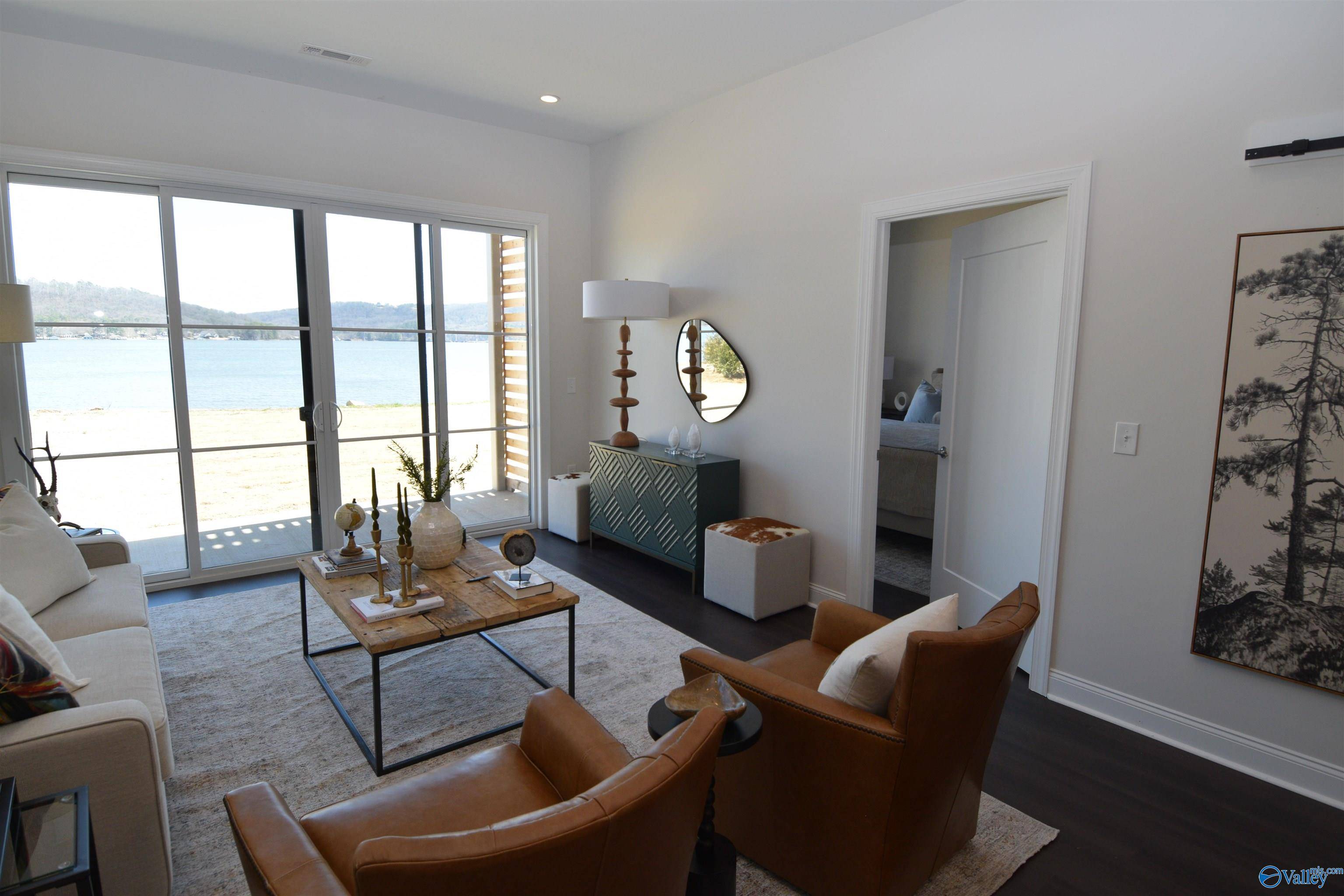 Guntersville, AL 35976,2699 - 101 Paddle Wheel Drive #101