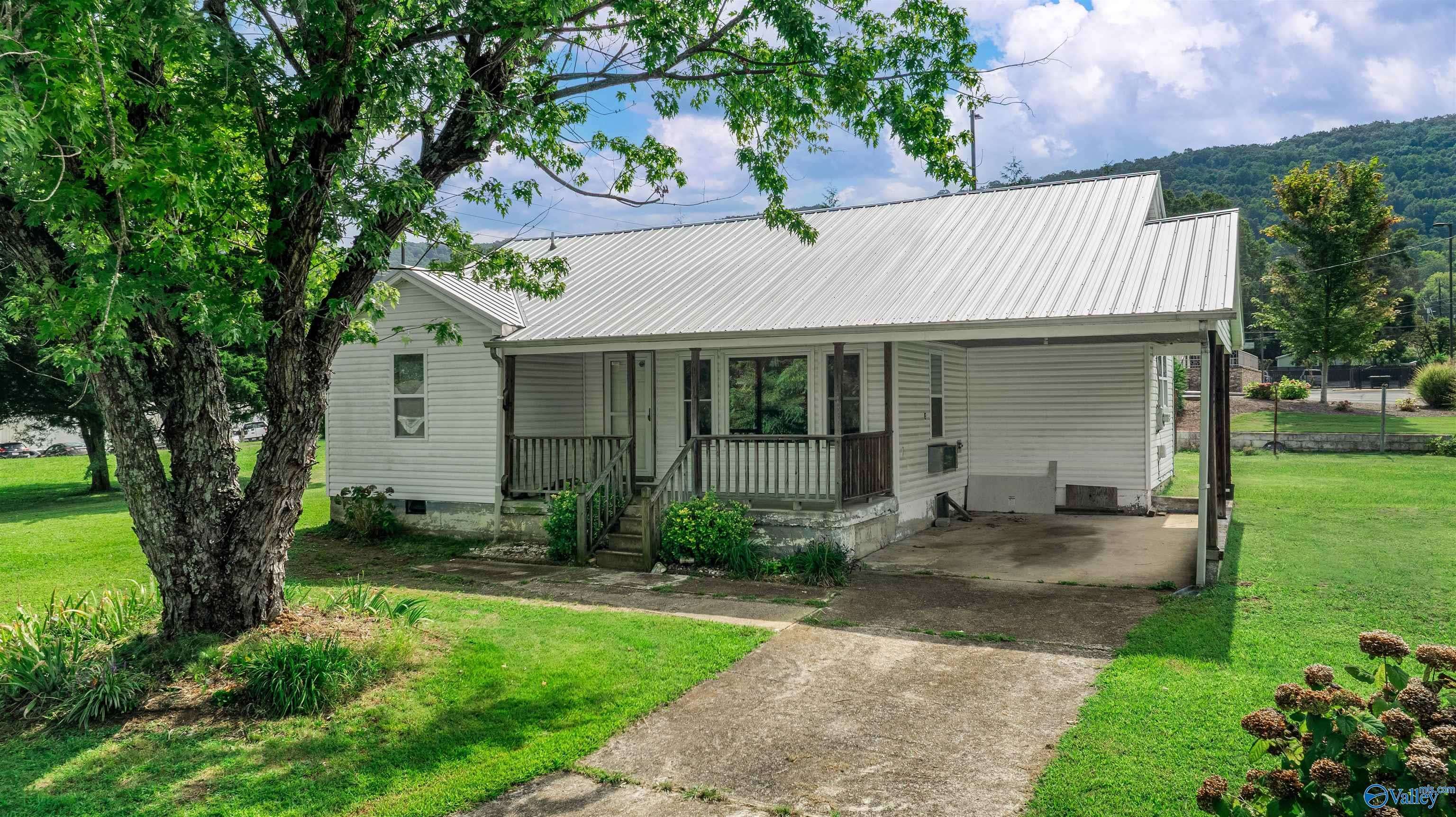 Fort Payne, AL 35967,305 Sanders Avenue SE