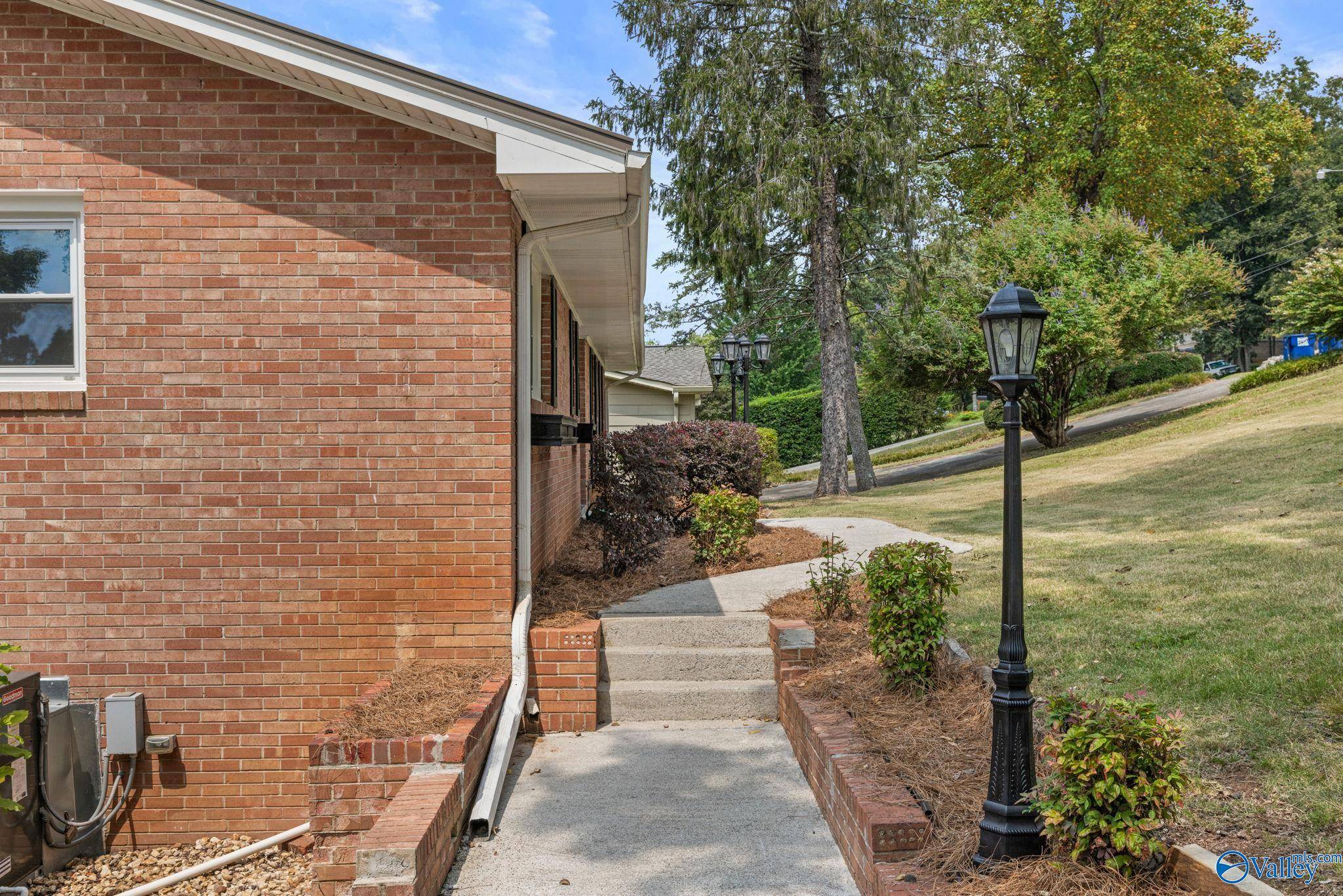 Huntsville, AL 35802,118 Noble Drive SE