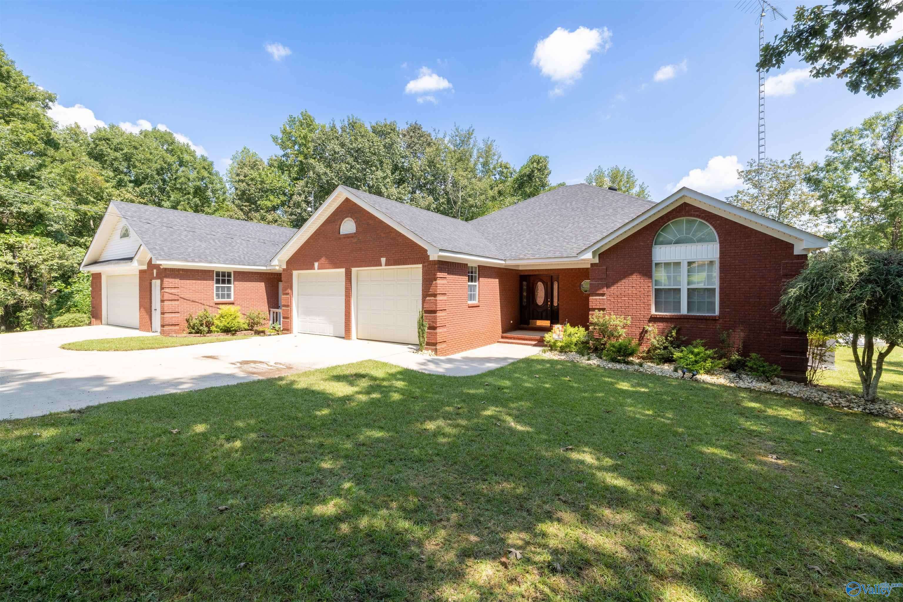Hamilton, AL 35570,2000 Buttahatchee Drive