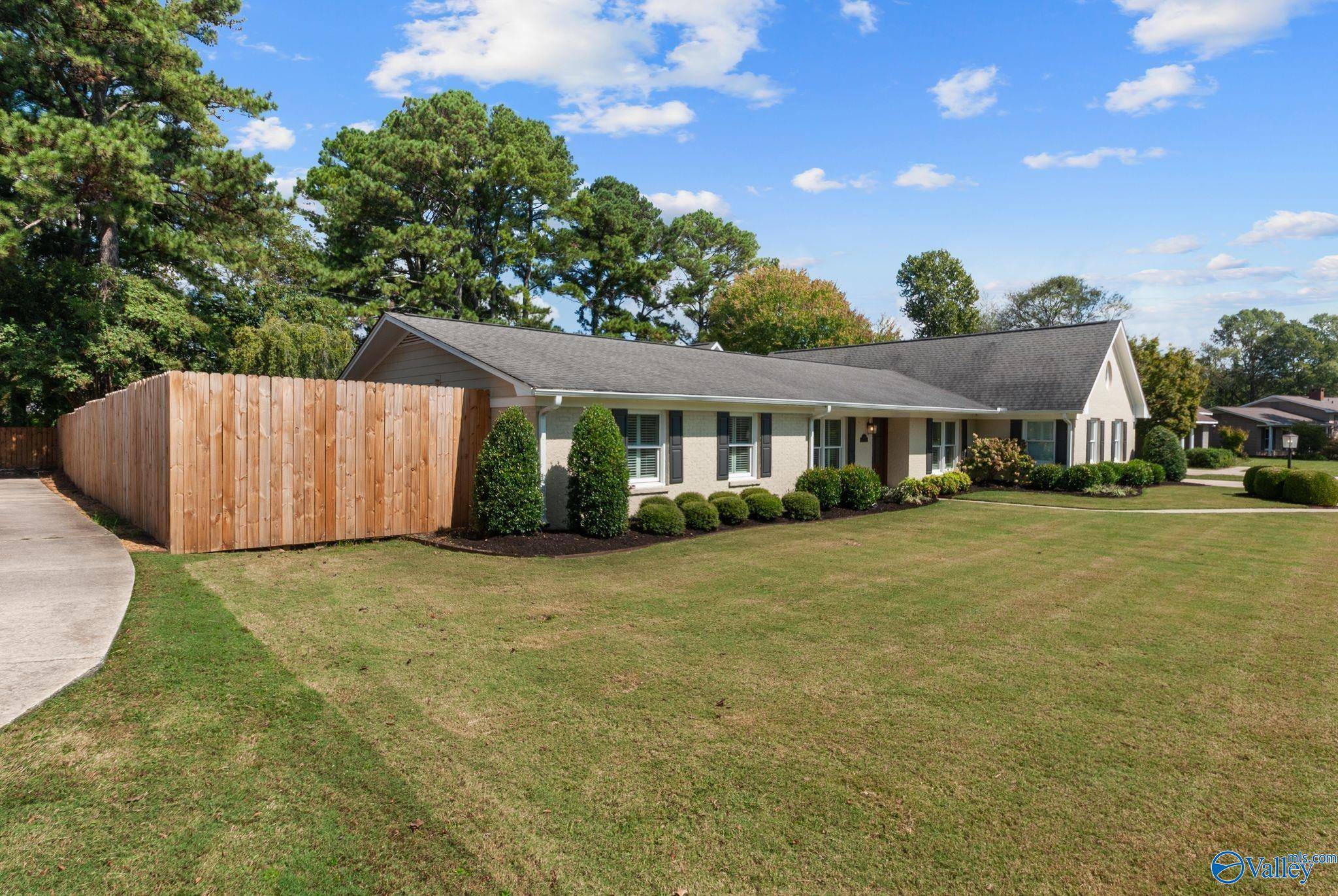 Decatur, AL 35601,2404 SE College Street