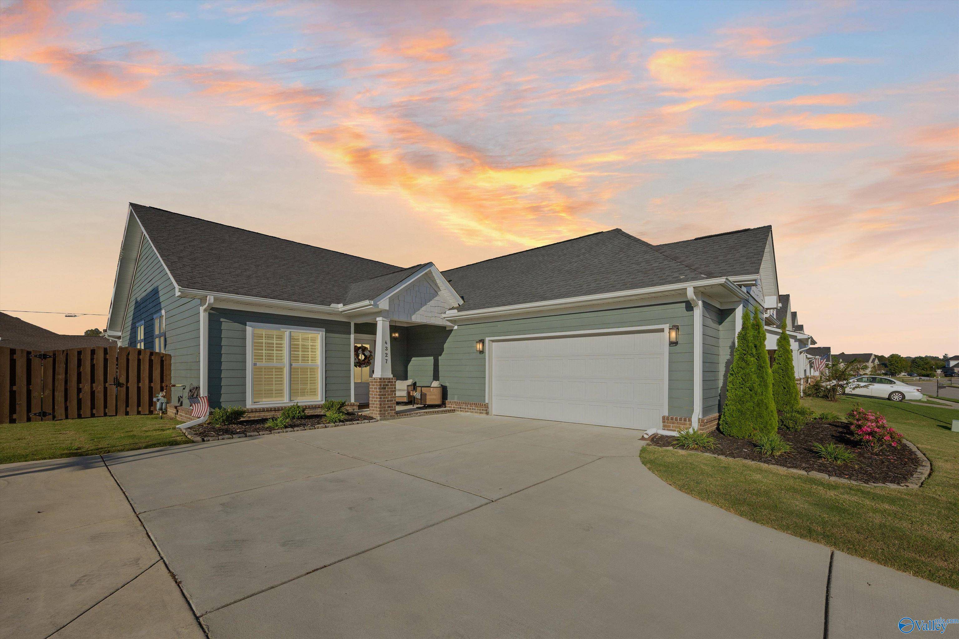 Owens Cross Roads, AL 35763,4327 Willow Bend Lane SE