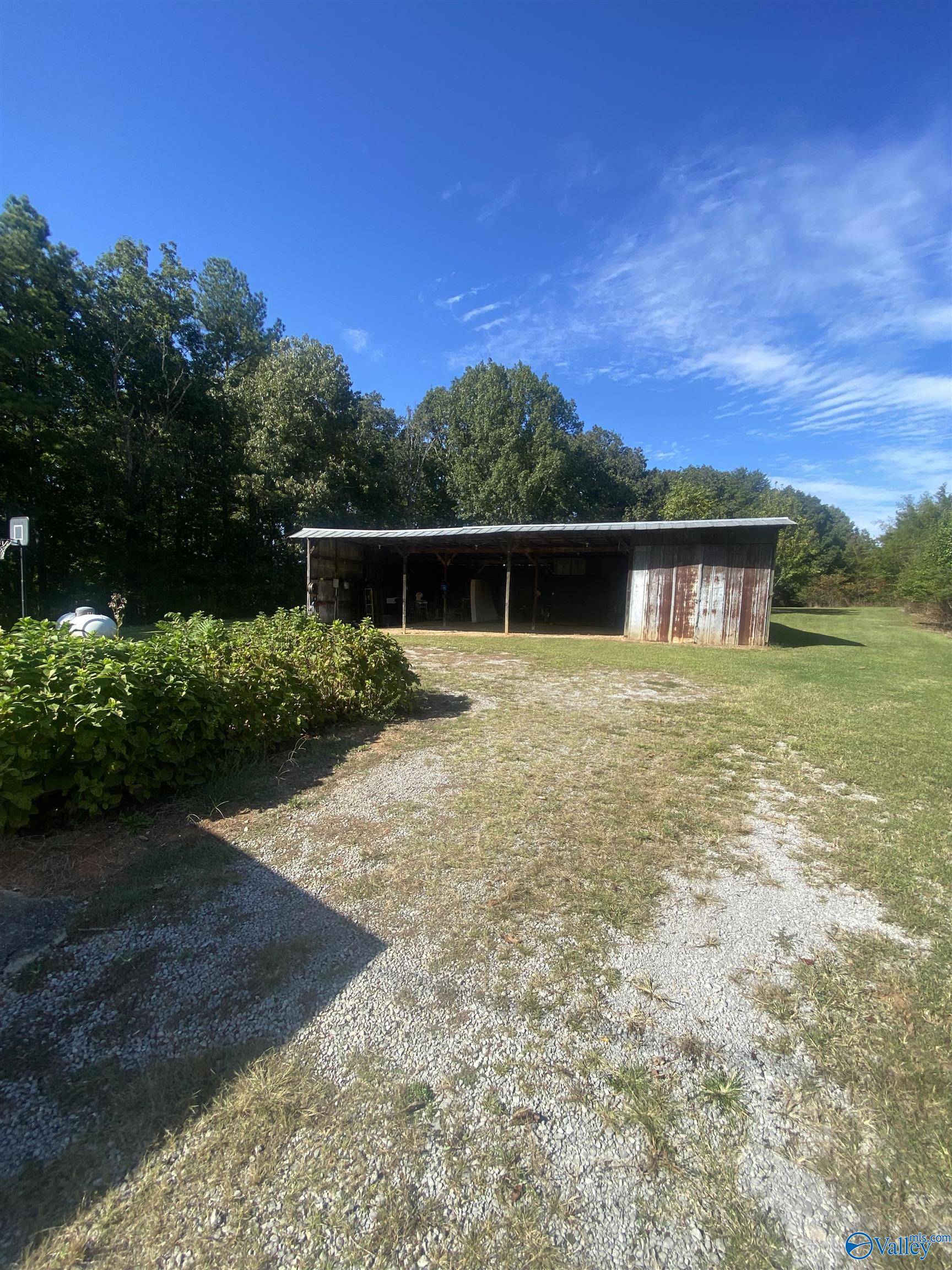 Somerville, AL 35670,383 Section Mountain Road