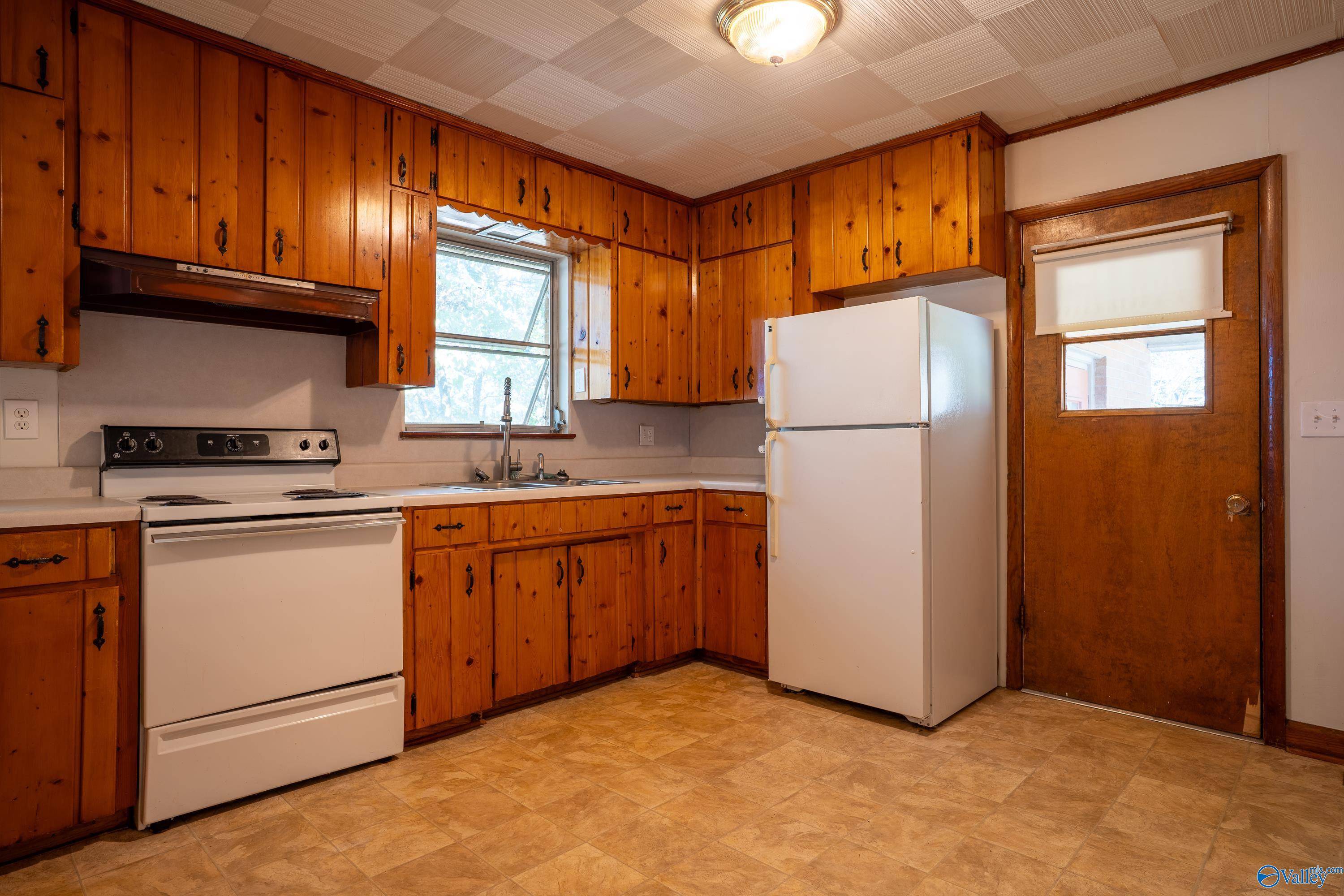 Scottsboro, AL 35768,1302 Garden Drive