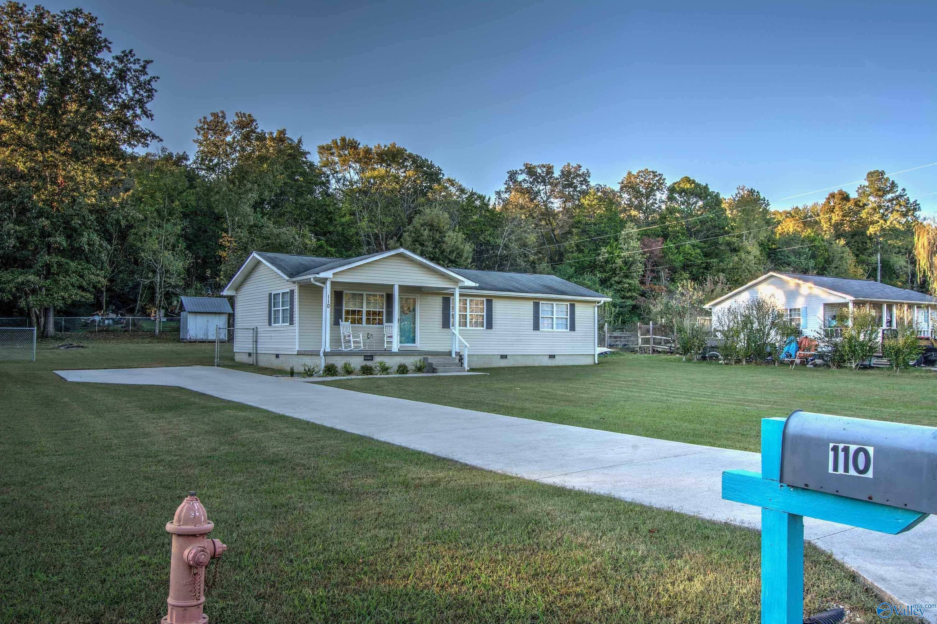 Hollywood, AL 35752,110 Willis Shavers Street