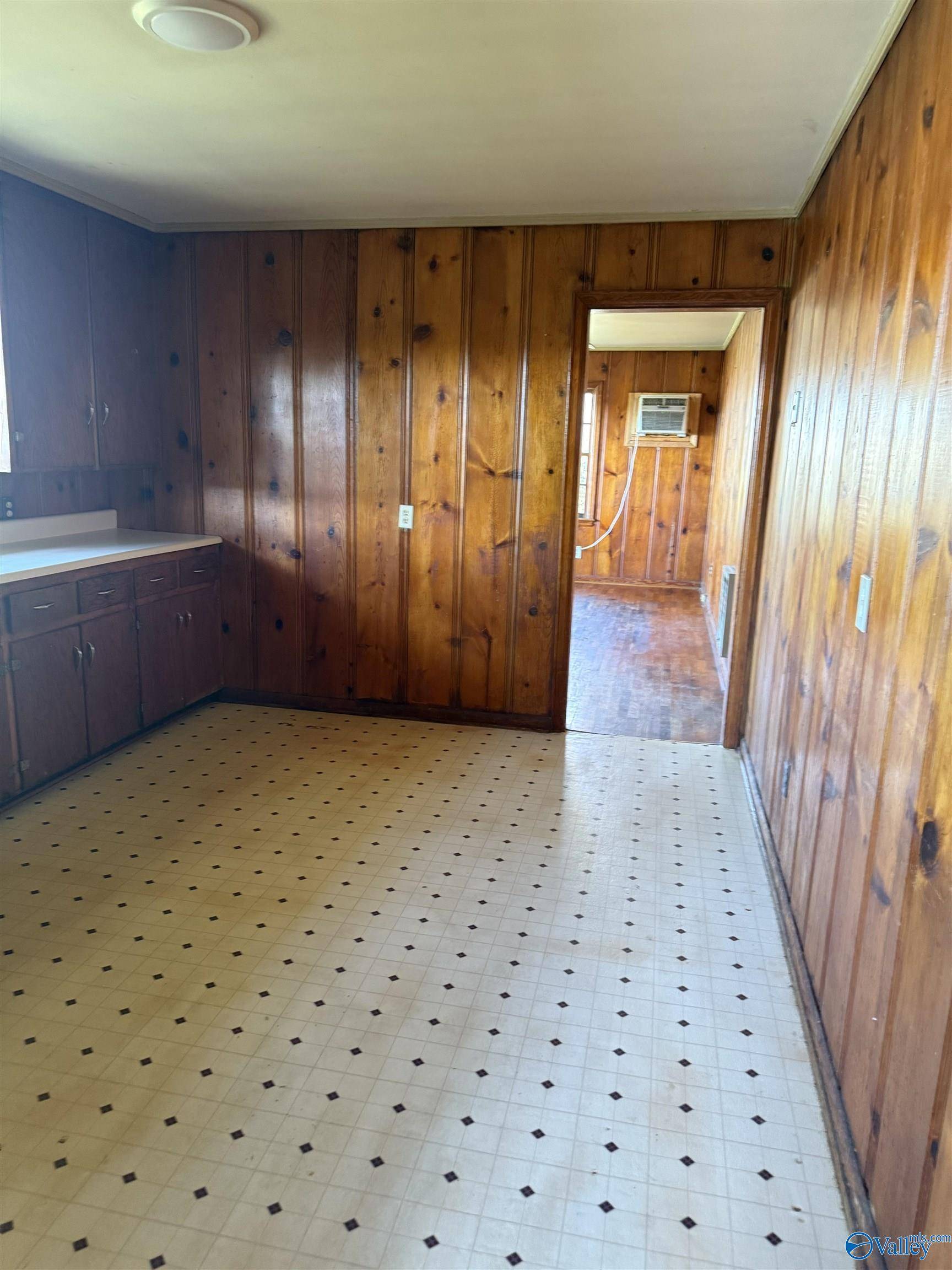 Athens, AL 35611,15348 Lucas Ferry Road