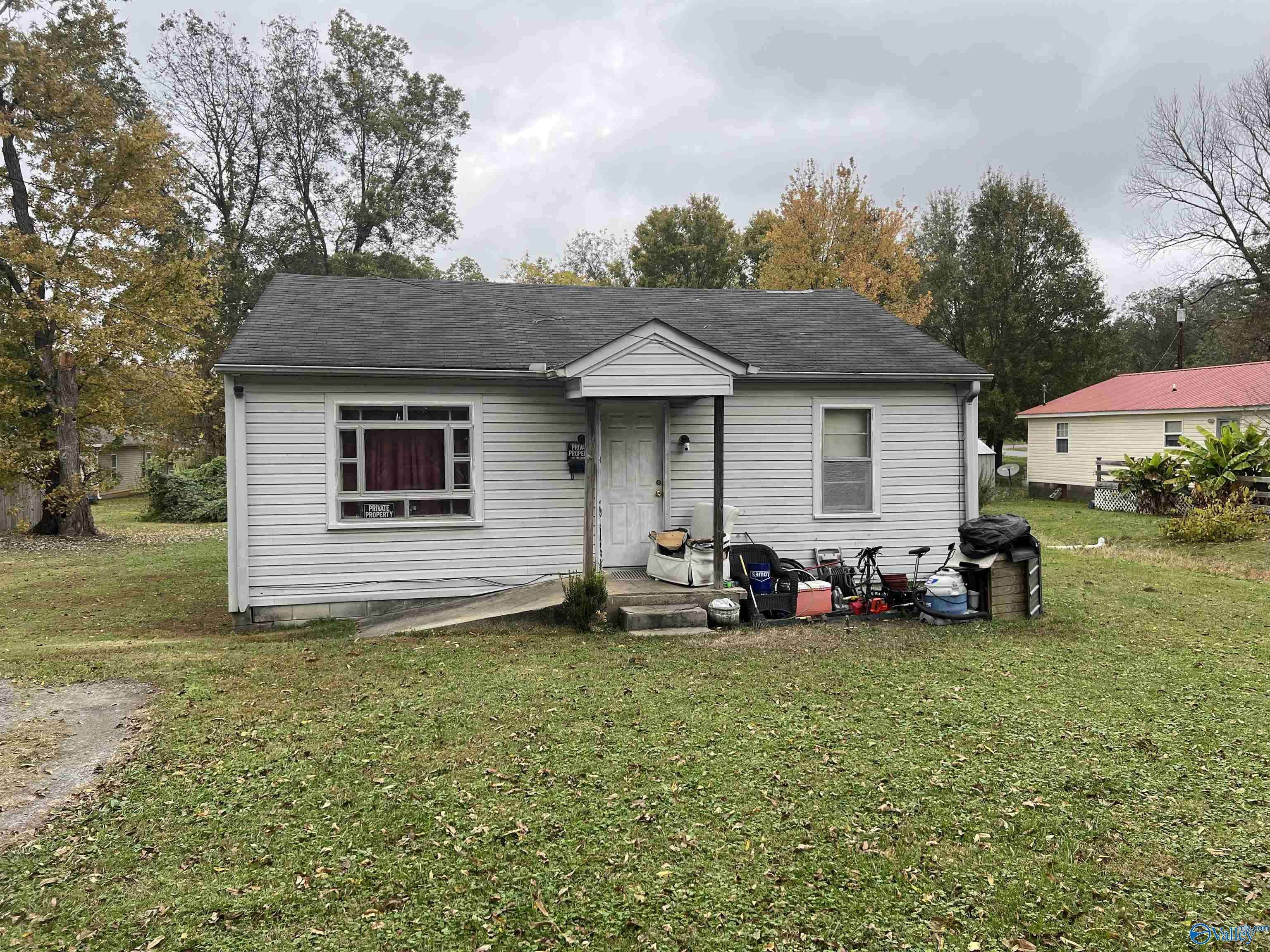 Hartselle, AL 35640,409 NE College Street NE