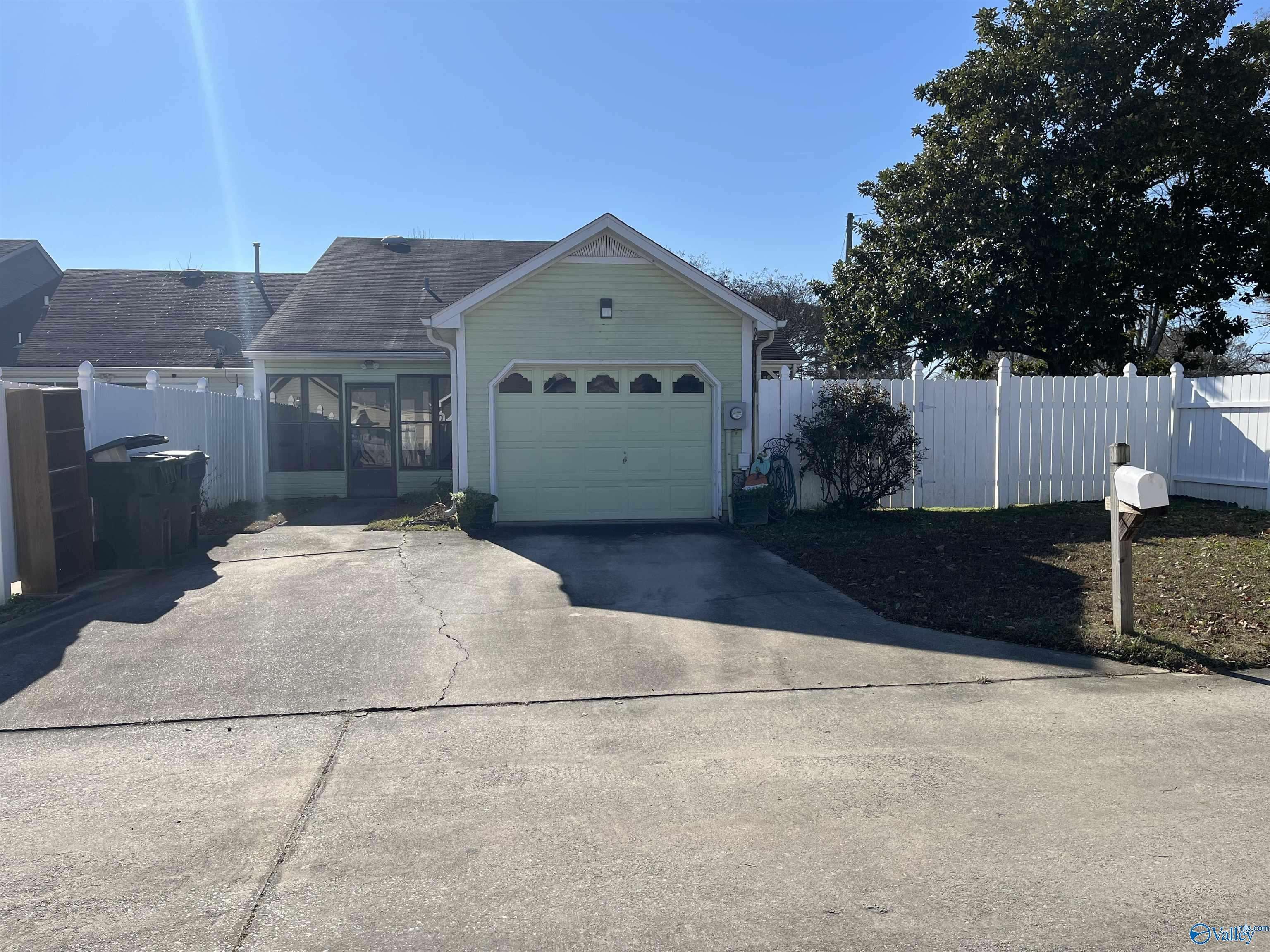 Decatur, AL 35601,340 Shadow Pointe Drive