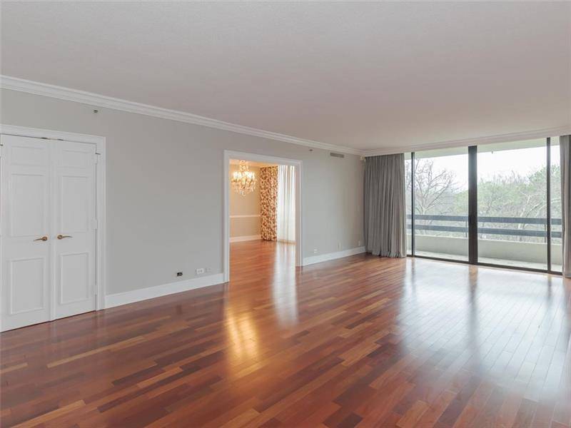 Atlanta, GA 30305,2660 Peachtree RD NW #10C