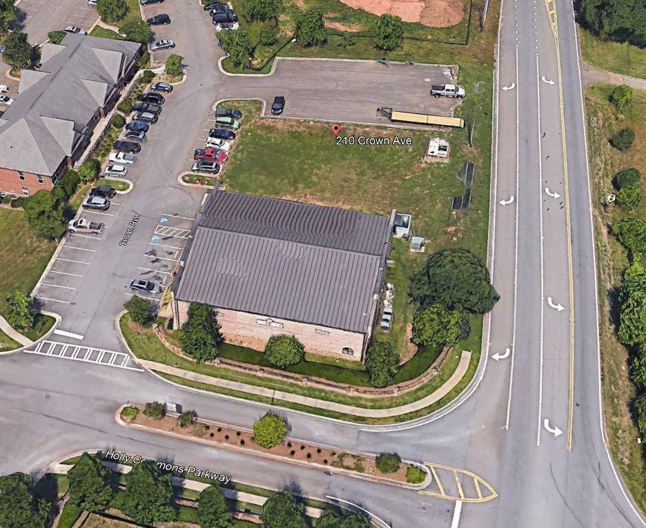 Canton, GA 30115,210 Crown PL