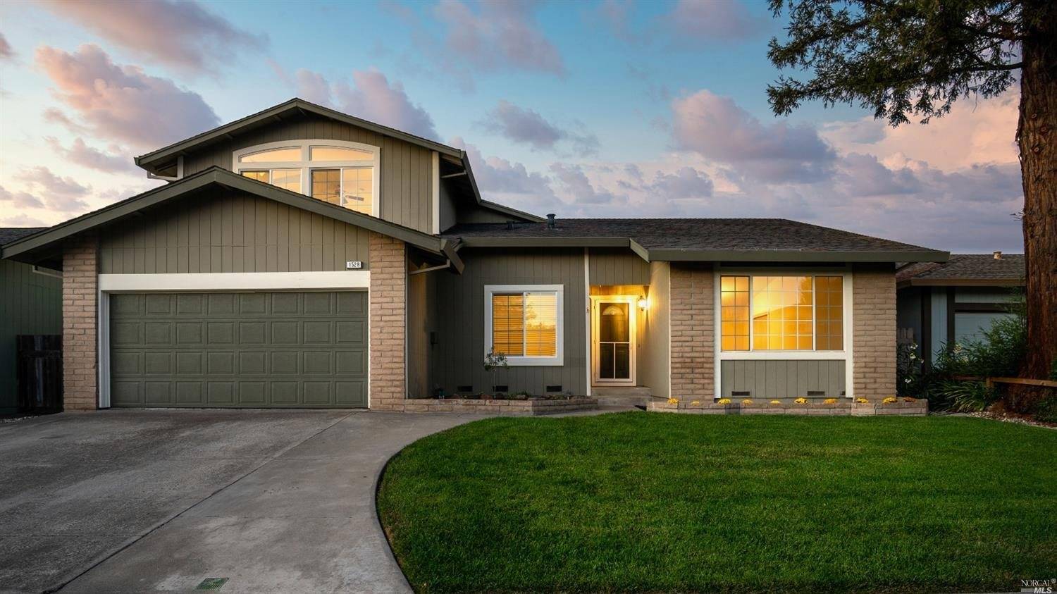 Rohnert Park, CA 94928,1528 Galaxy CT