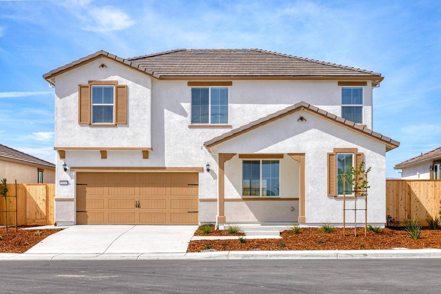 Patterson, CA 95363,825 Chatham LN