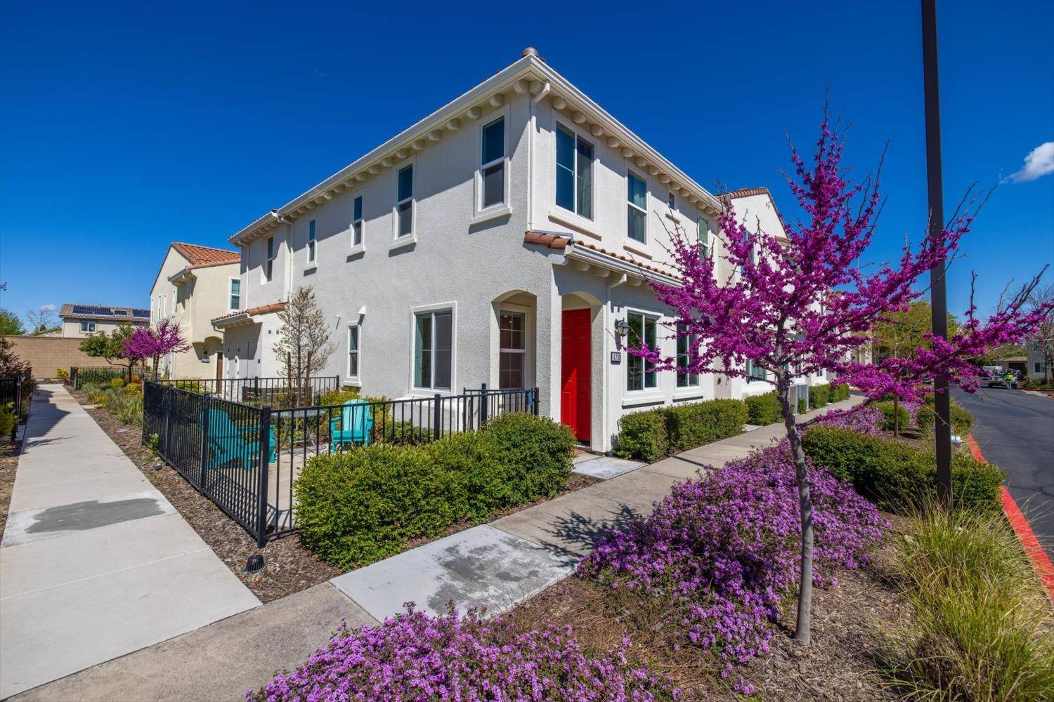 Sacramento, CA 95835,5301 E Commerce WAY 67101