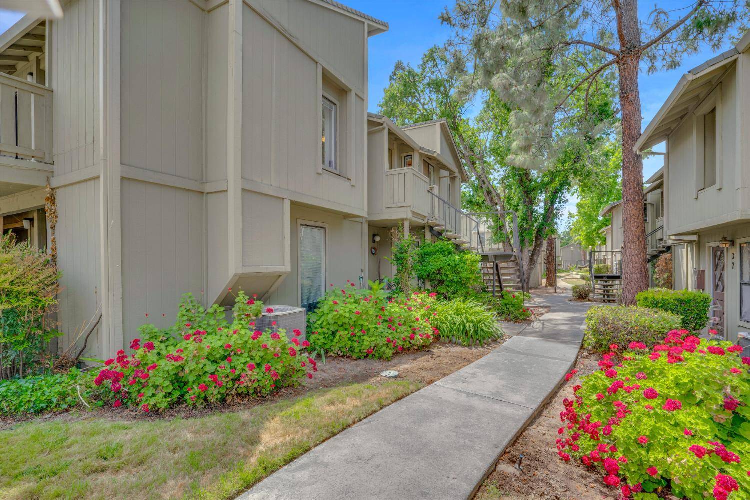 Roseville, CA 95661,720 Sunrise AVE