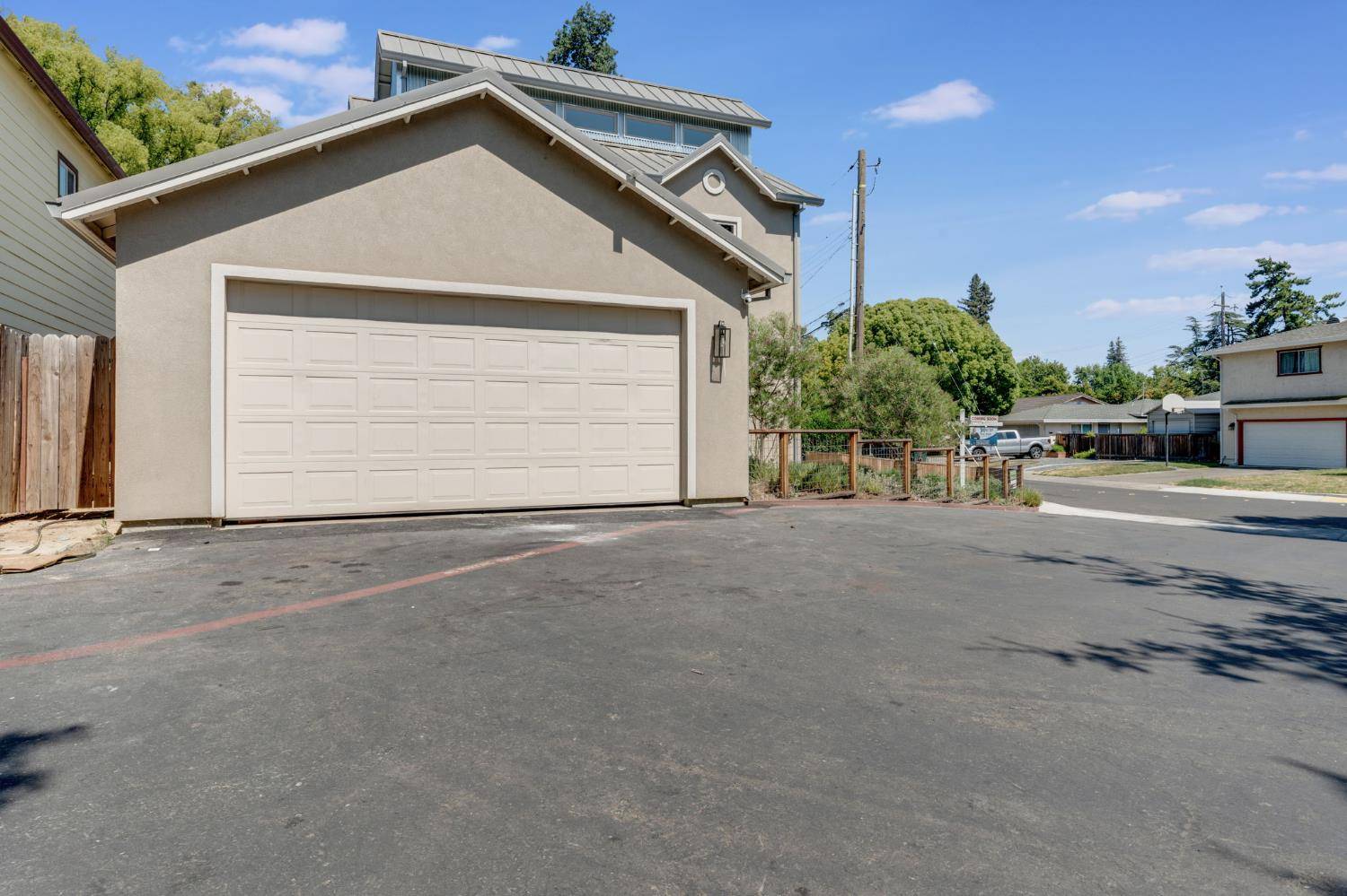 Sacramento, CA 95818,2729 Swanston Oaks Lane