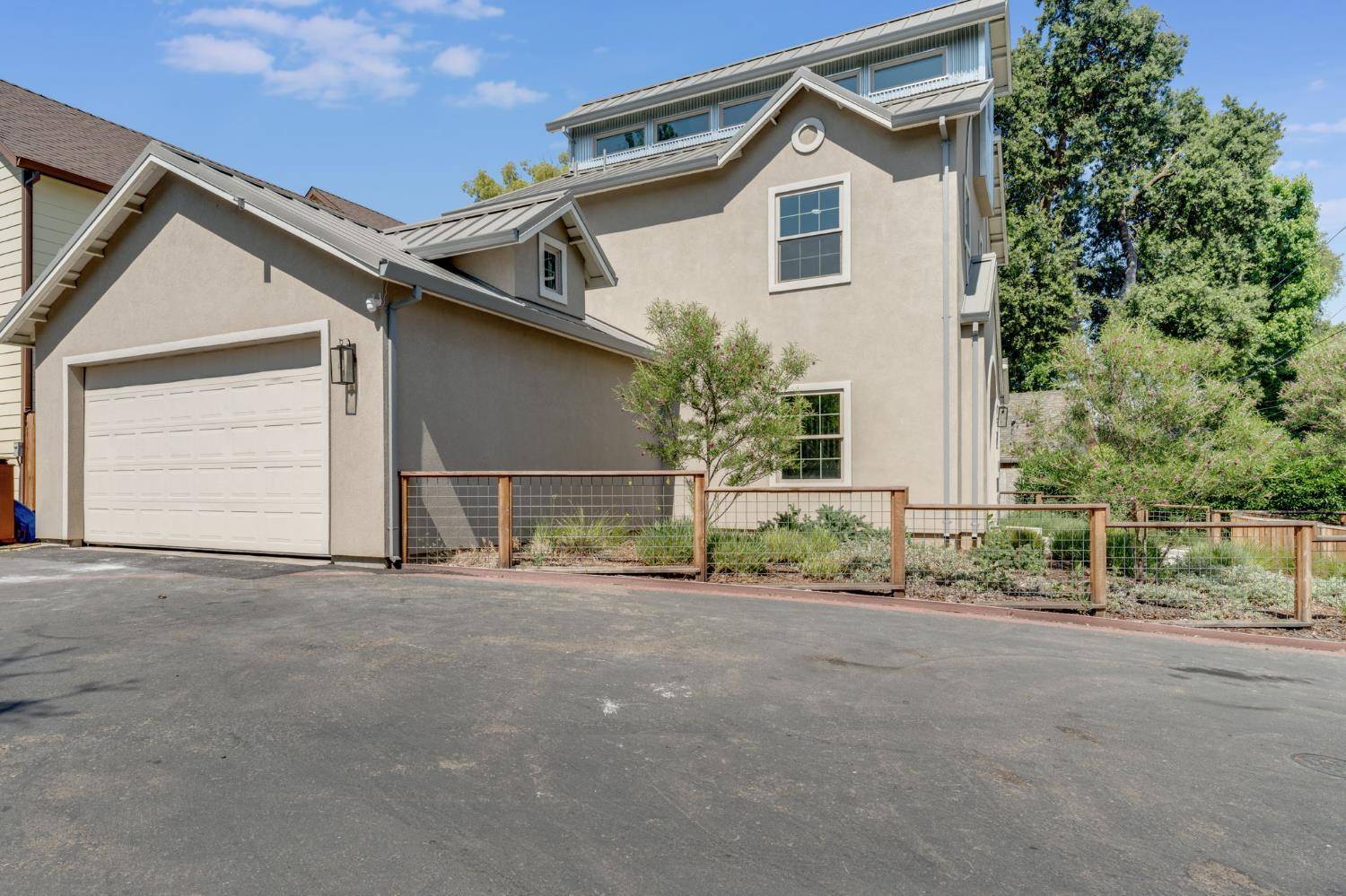 Sacramento, CA 95818,2729 Swanston Oaks Lane