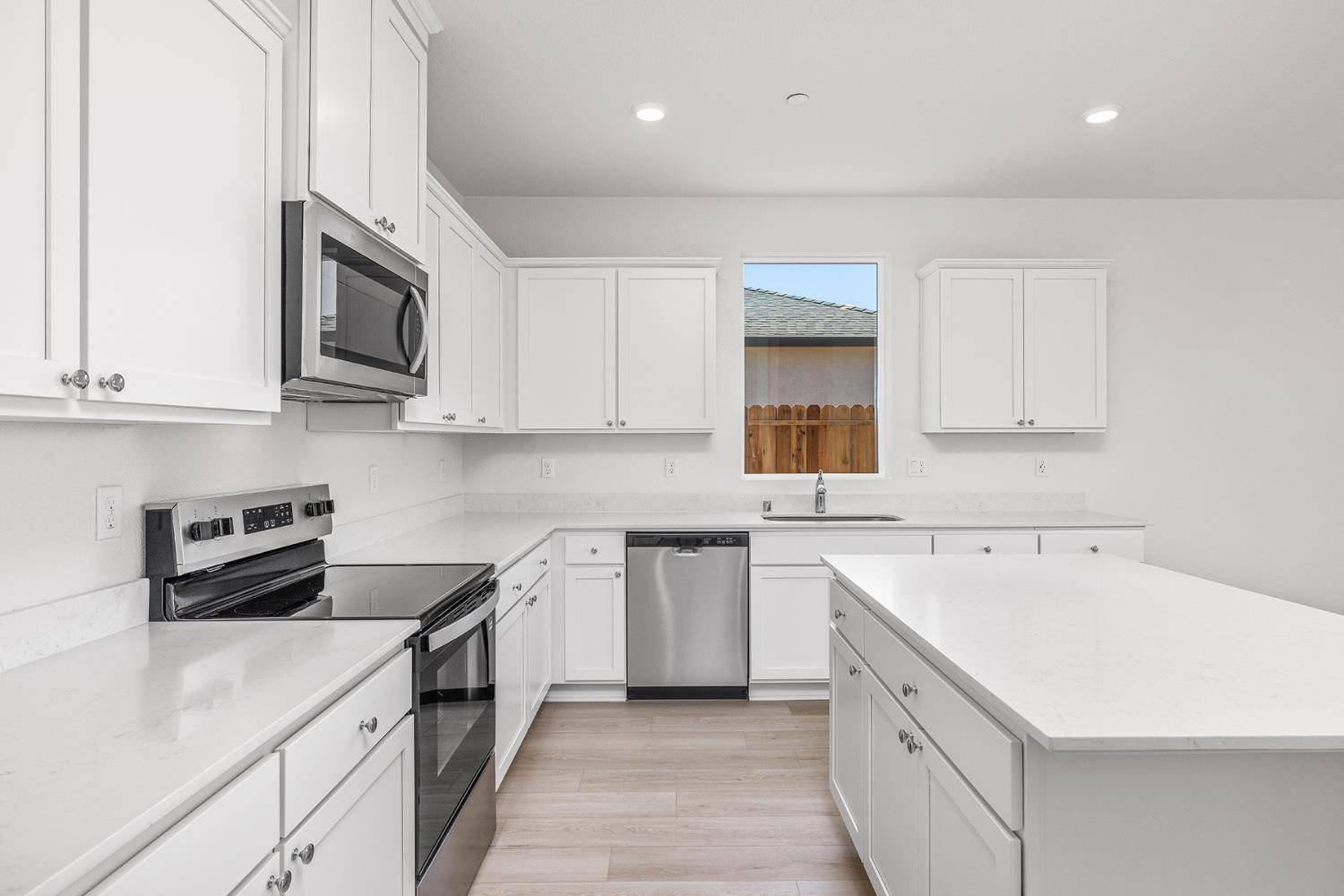 Linda, CA 95901,2176 Woods DR