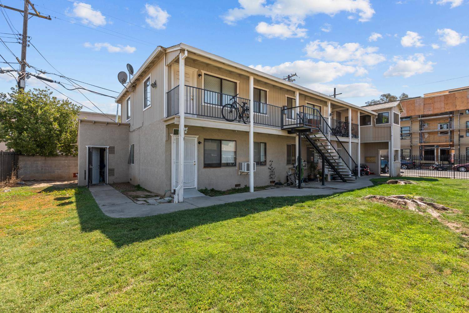 Sacramento, CA 95824,5341 Young ST