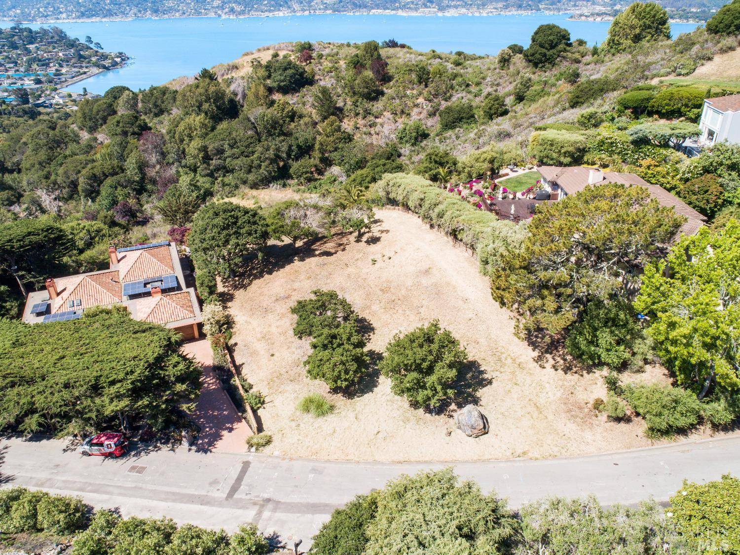 Tiburon, CA 94920,255 Round Hill RD