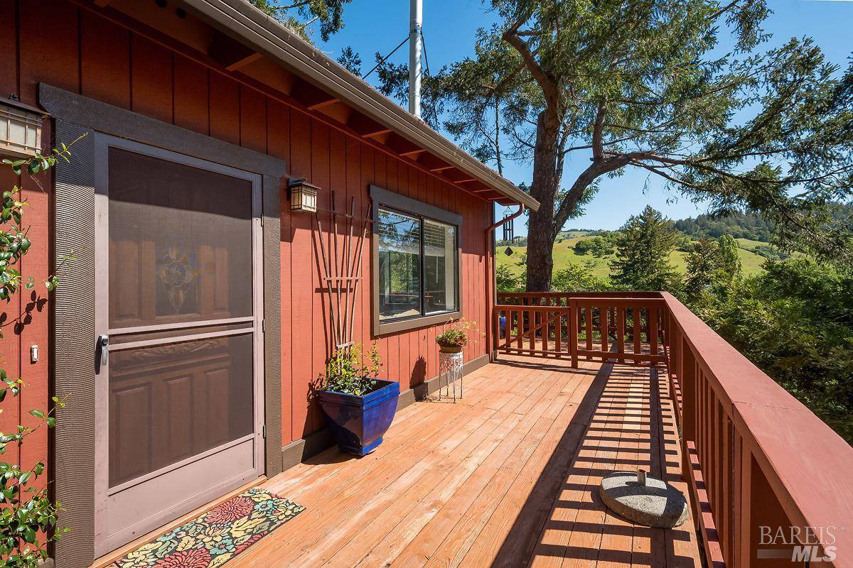 San Geronimo, CA 94963,335 Meadow WAY