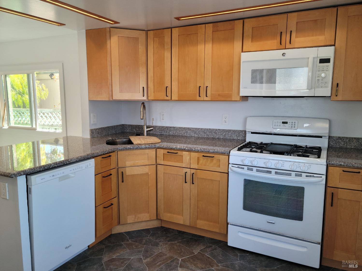 Greenbrae, CA 94904,2130 Redwood HWY D2