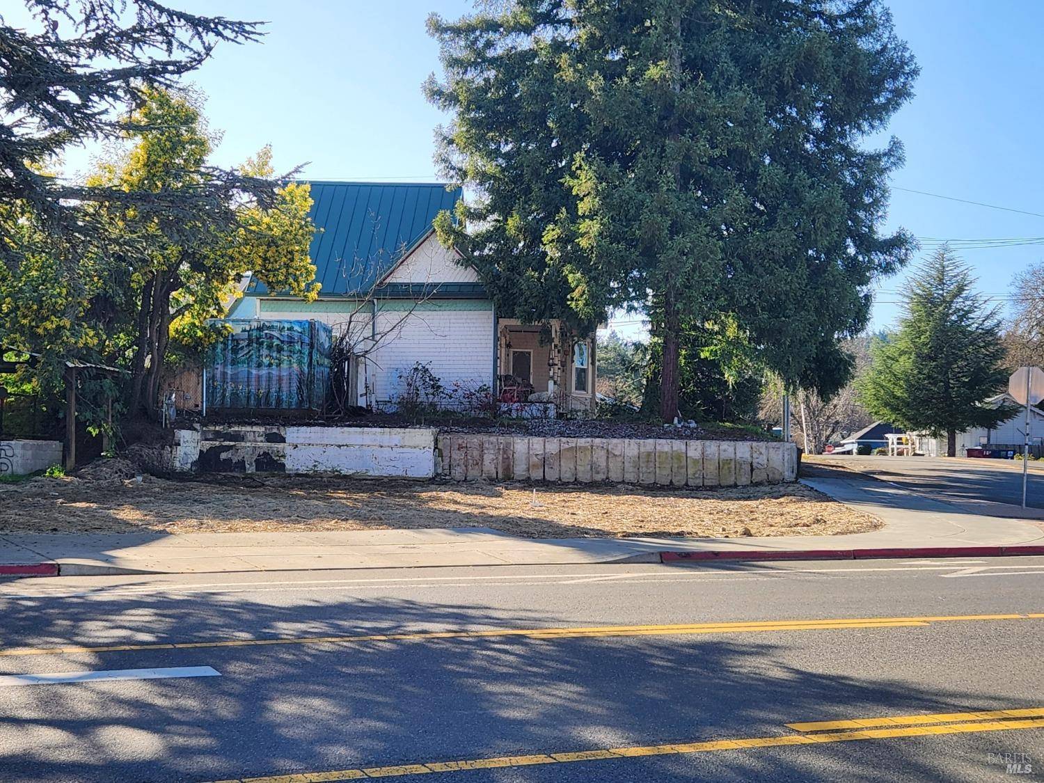 Willits, CA 95490,316 S Main ST