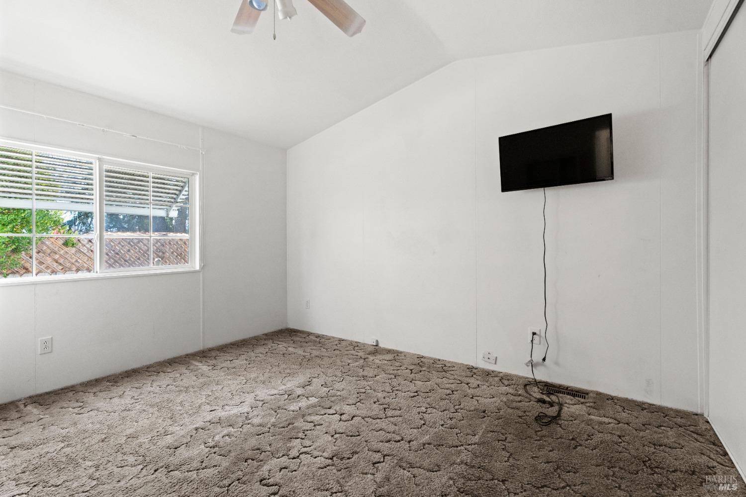 Ukiah, CA 95482,700 E Gobbi ST 6