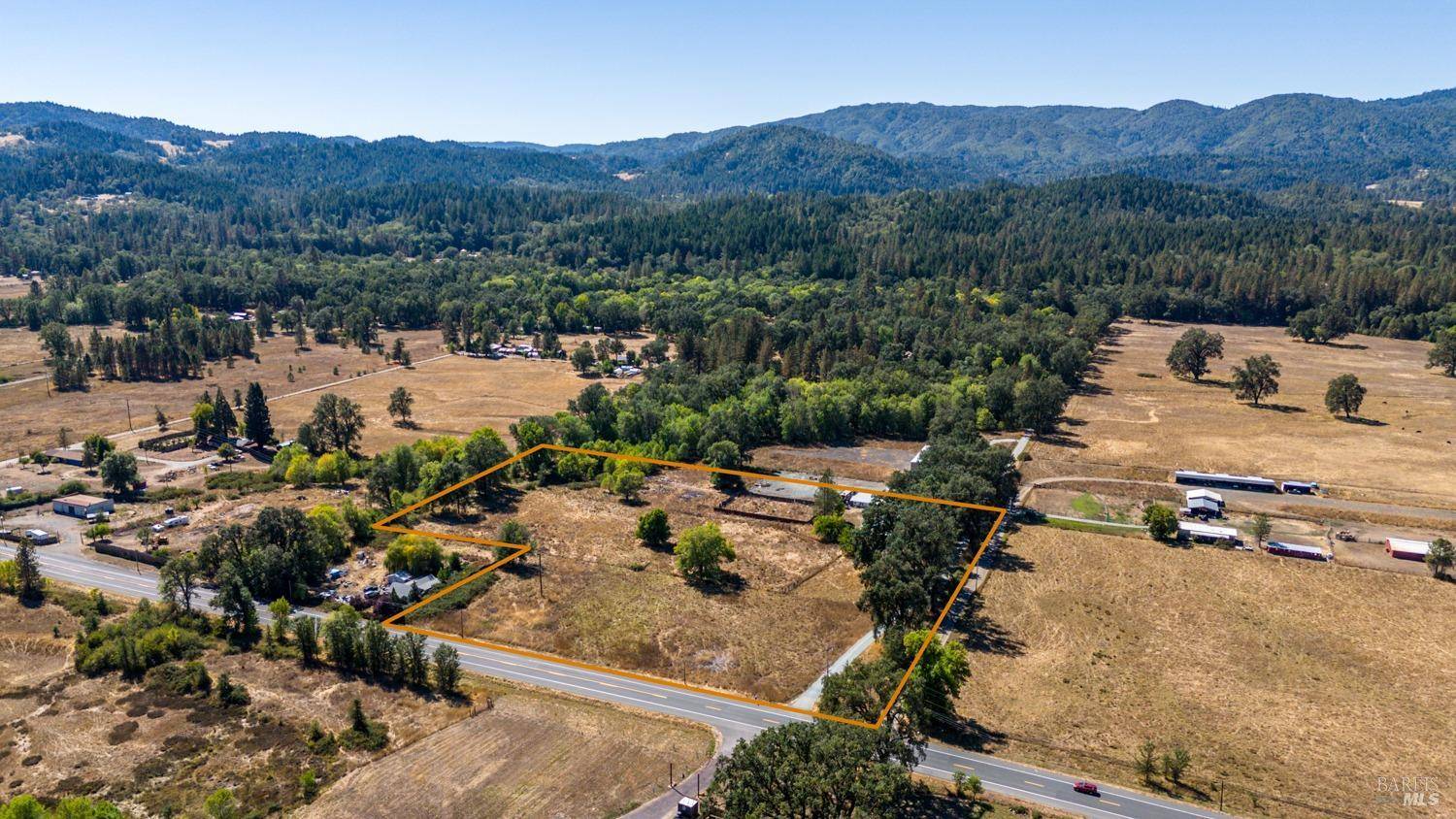 Laytonville, CA 95454,43270 N Highway 101