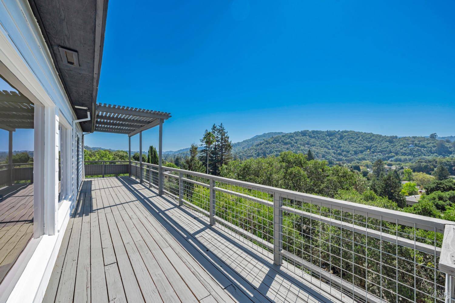 San Anselmo, CA 94960,20 Hillcrest CT