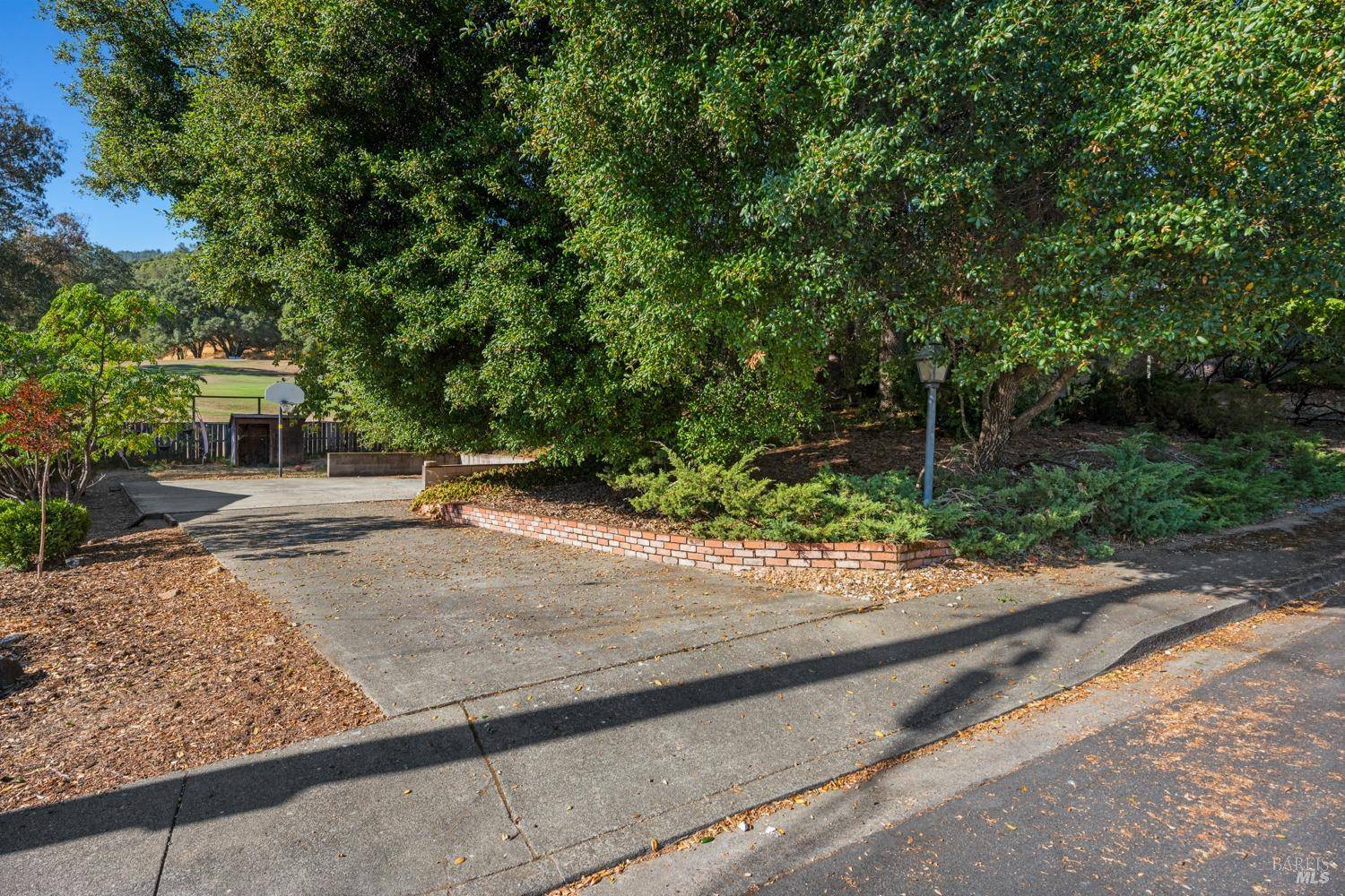 Ukiah, CA 95482,1091 Maple AVE