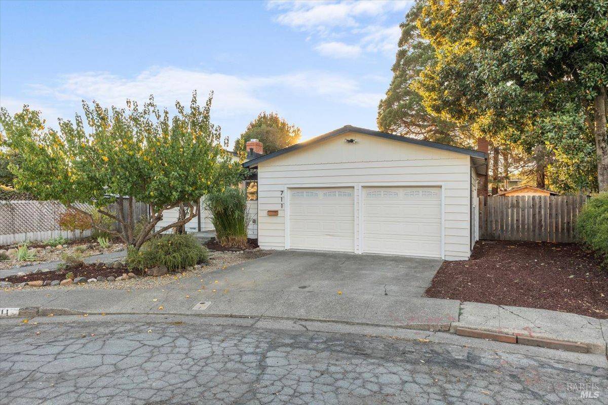 Santa Rosa, CA 95401,711 Sterling CT