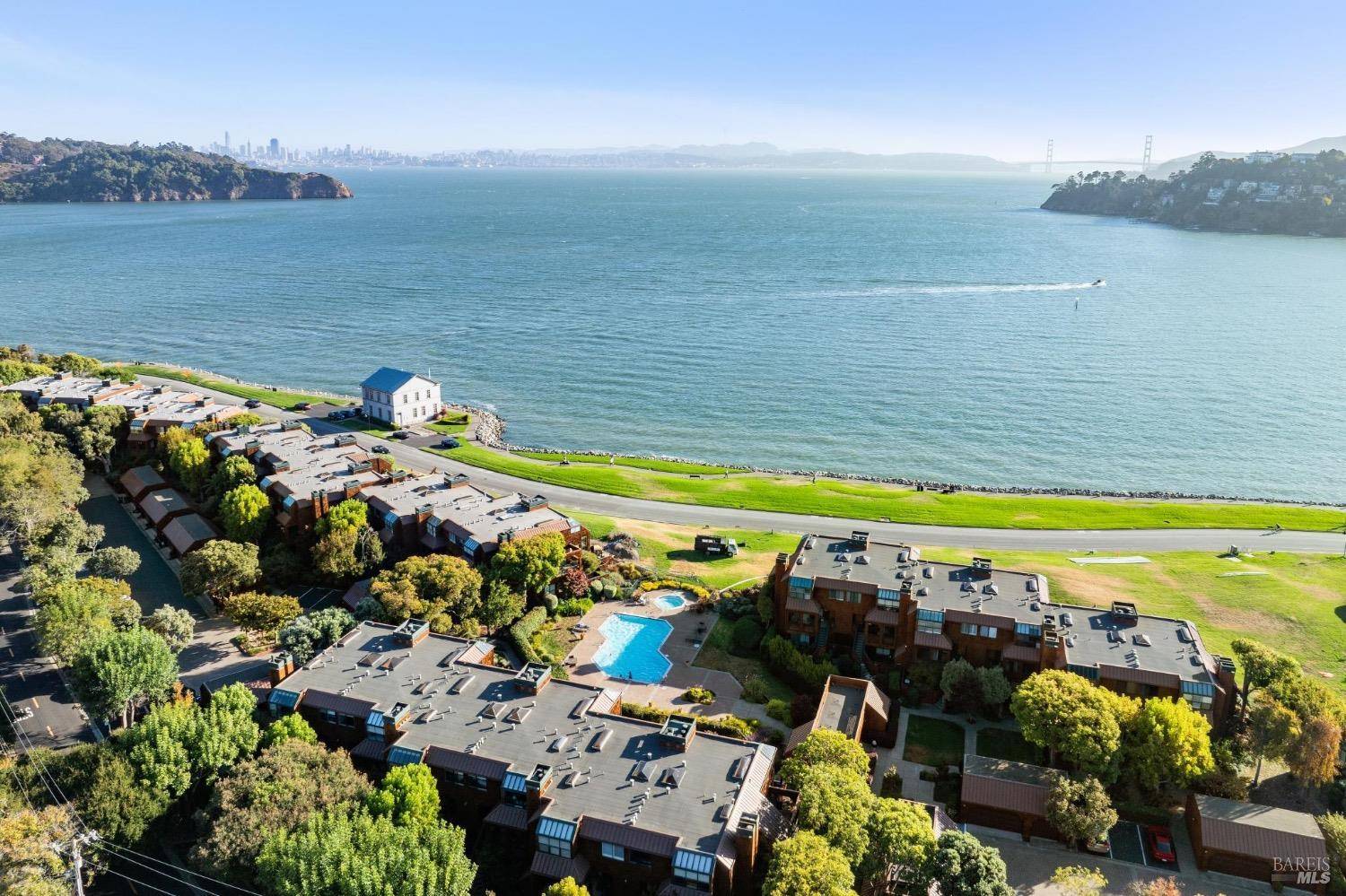 Tiburon, CA 94920,304 Paradise DR