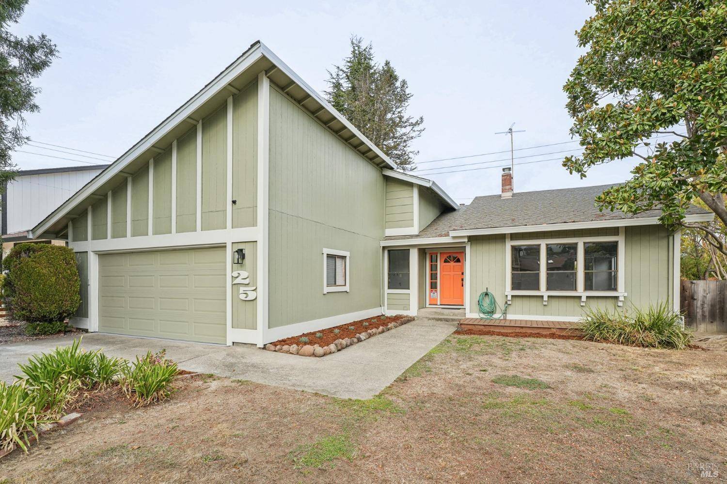 Novato, CA 94947,25 Leslie CT