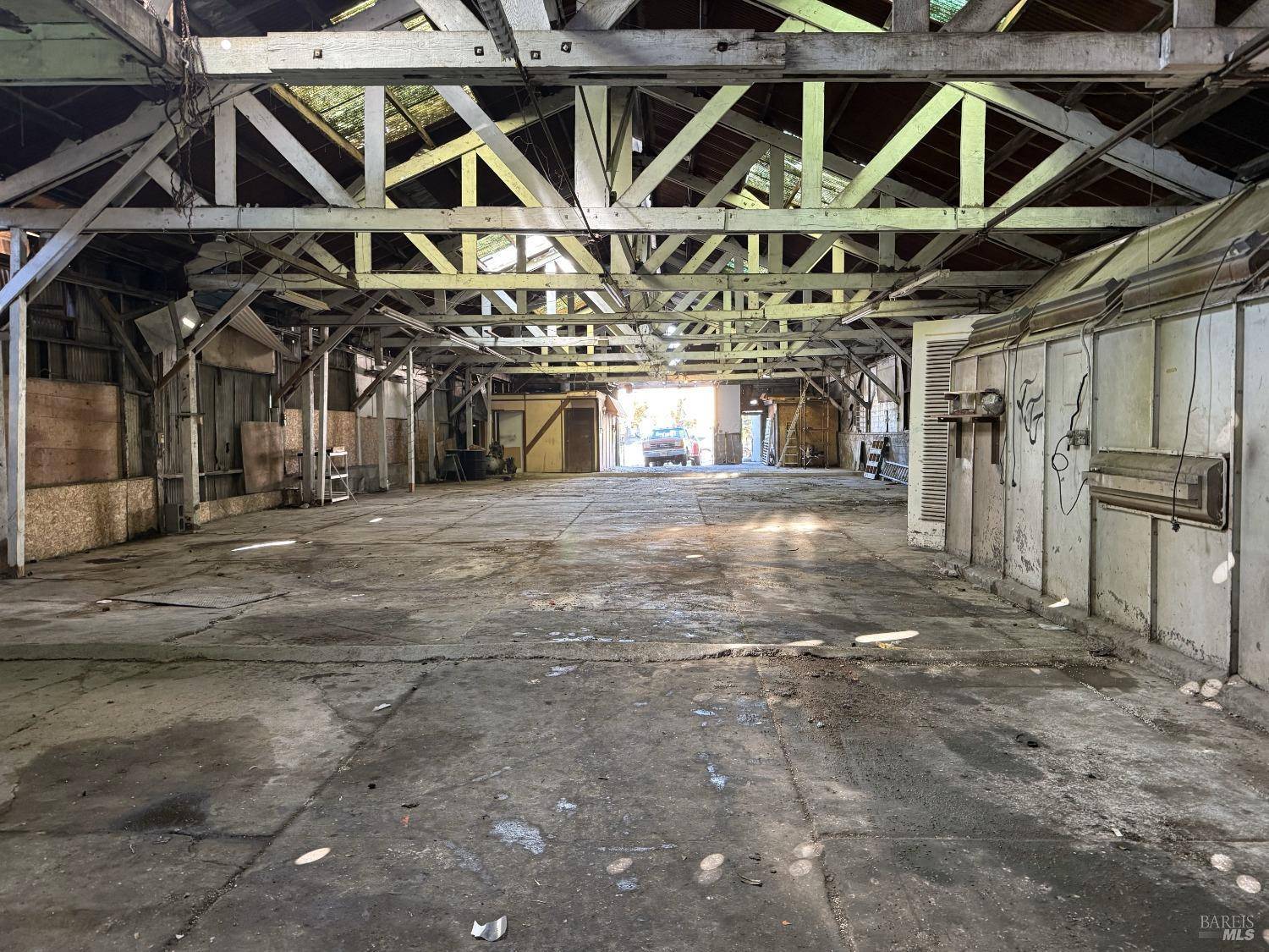 Vallejo, CA 94590,533 Carolina ST