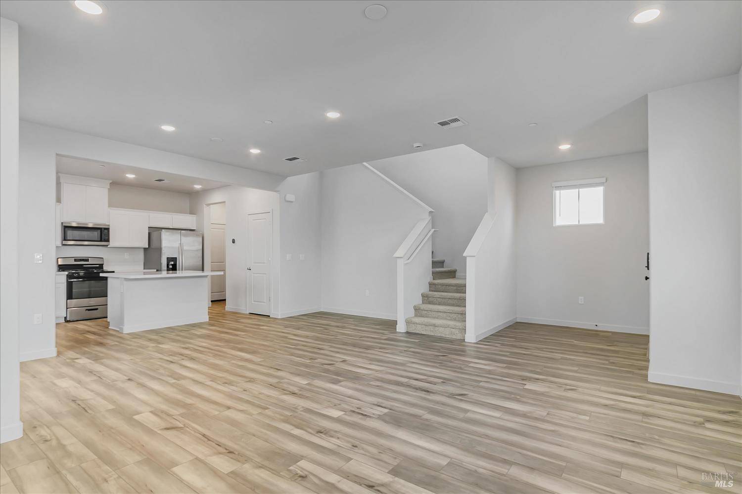 Suisun City, CA 94585,128 Clownfish ST