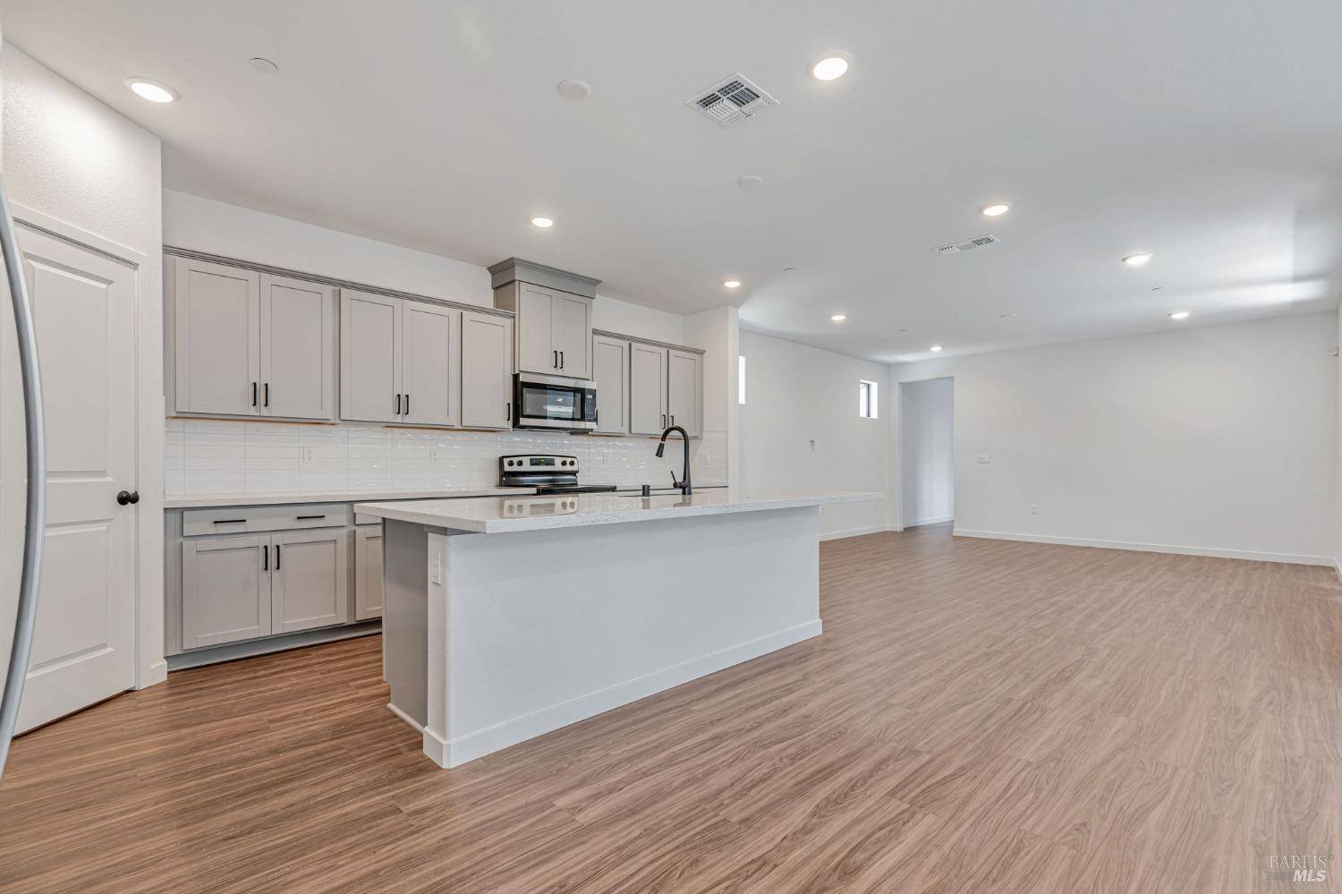 Rohnert Park, CA 94928,9005 Camino Colegio RD