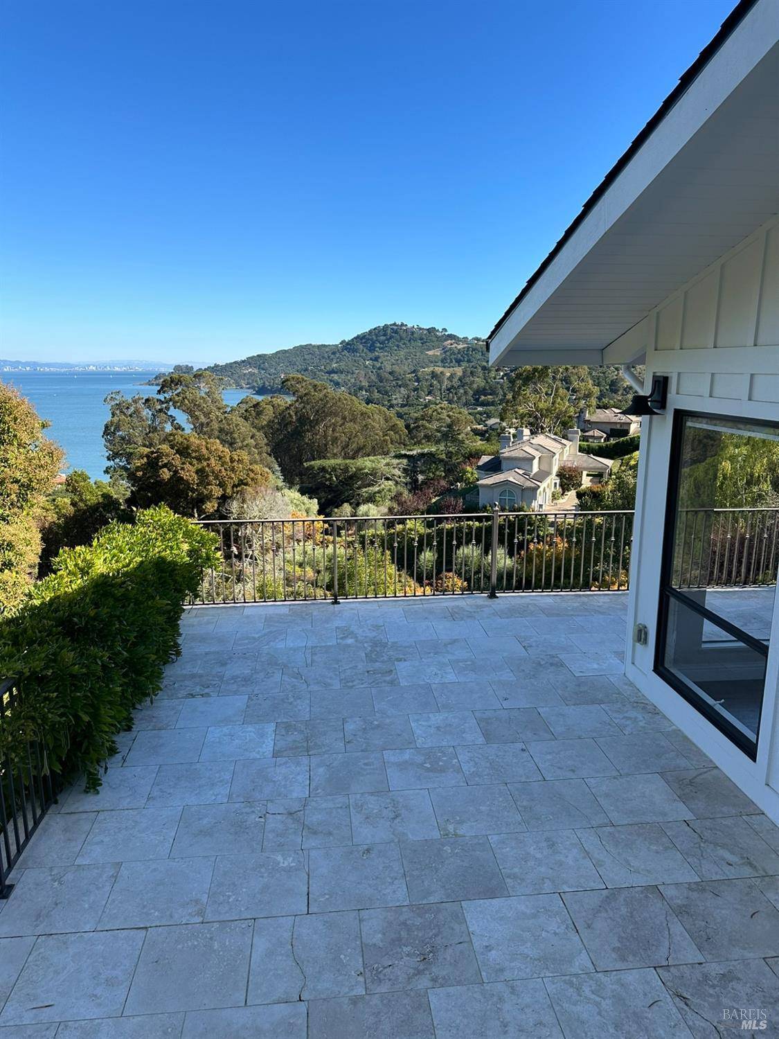 Tiburon, CA 94920,4625 Paradise DR