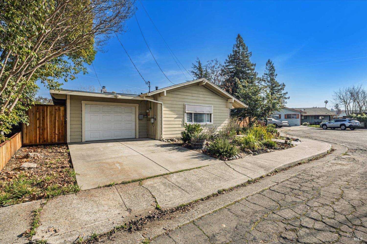 Santa Rosa, CA 95405,1224 Caribou CT